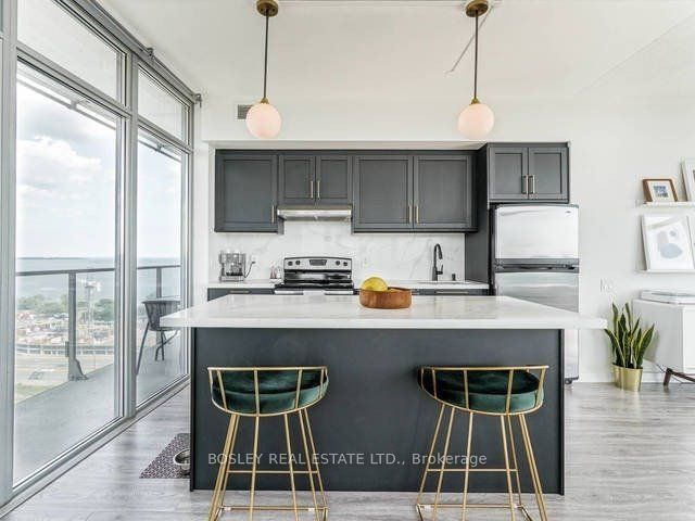 103 The Queensway W 1714, Toronto, ON M6S 5B4 photo 3