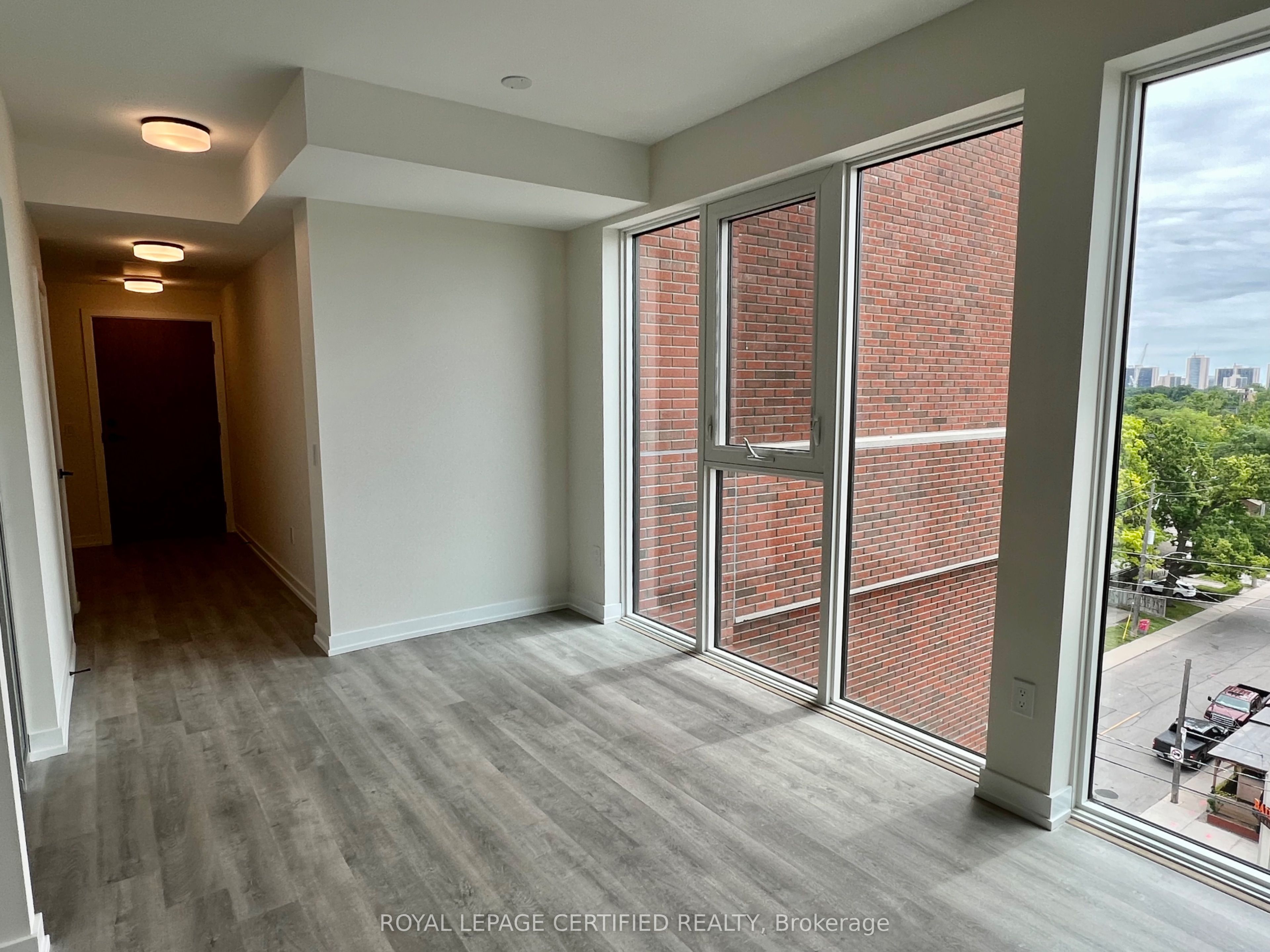 2300 St. Clair Avenue W 703, Toronto, ON M6N 0B3 photo 5