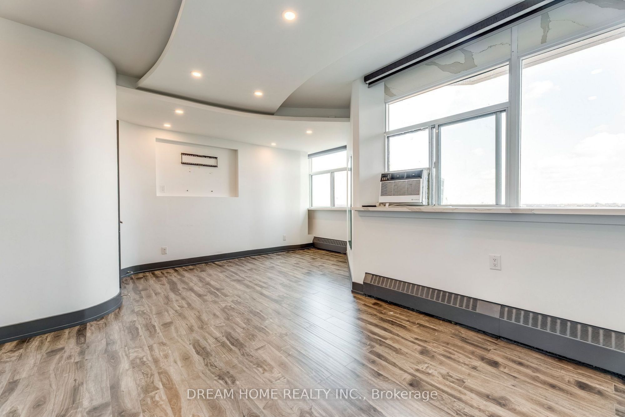 2301 Derry Road W 1010, Mississauga, ON L5N 2R4 photo 5