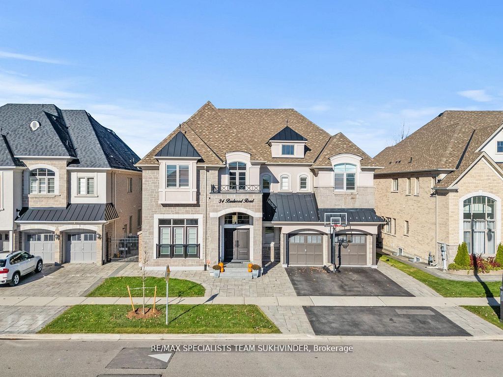 34 Burlwood Road, Brampton, ON L6P 4E8