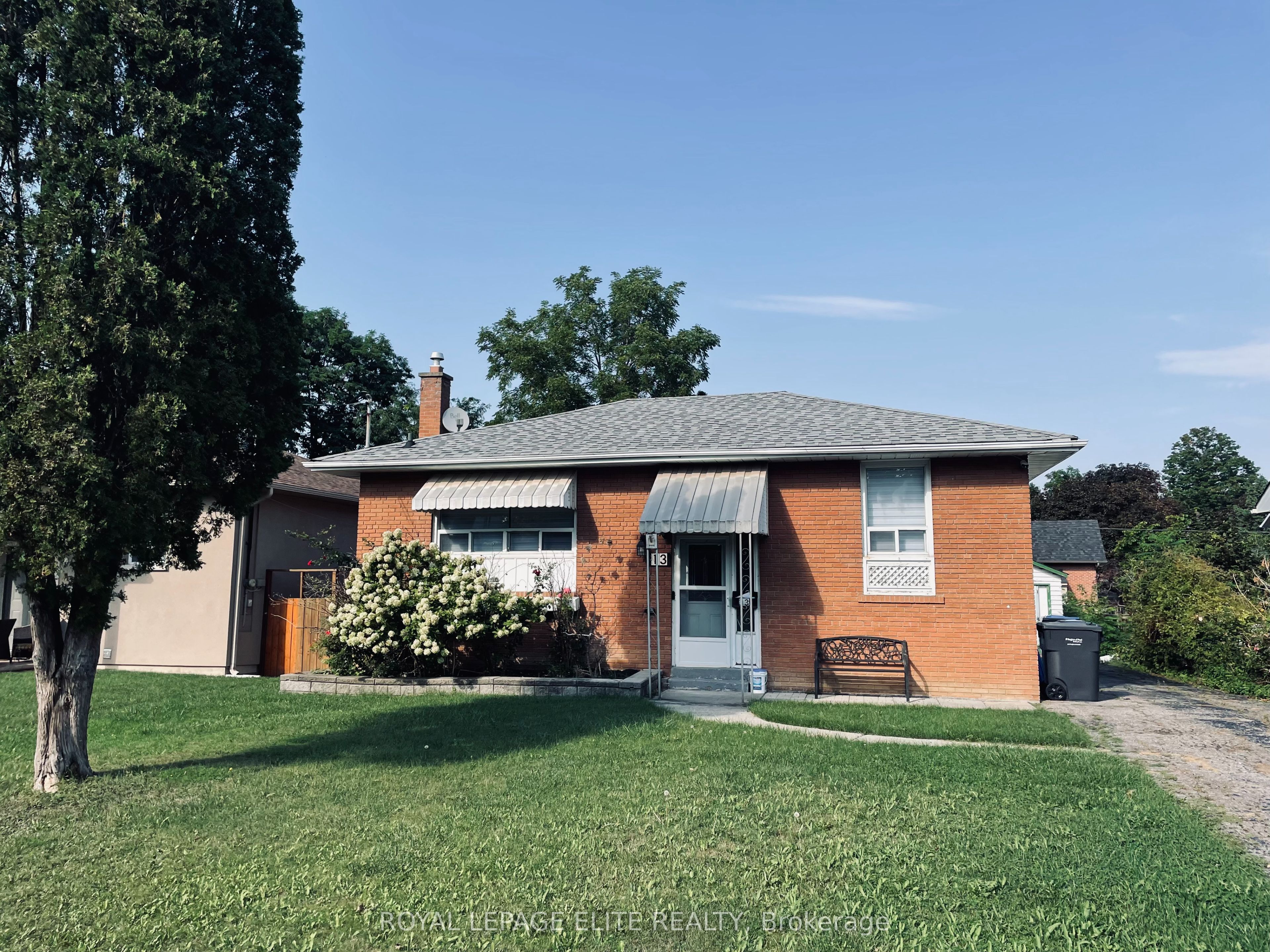 13 Joseph Street, Mississauga, ON L5M 1N8