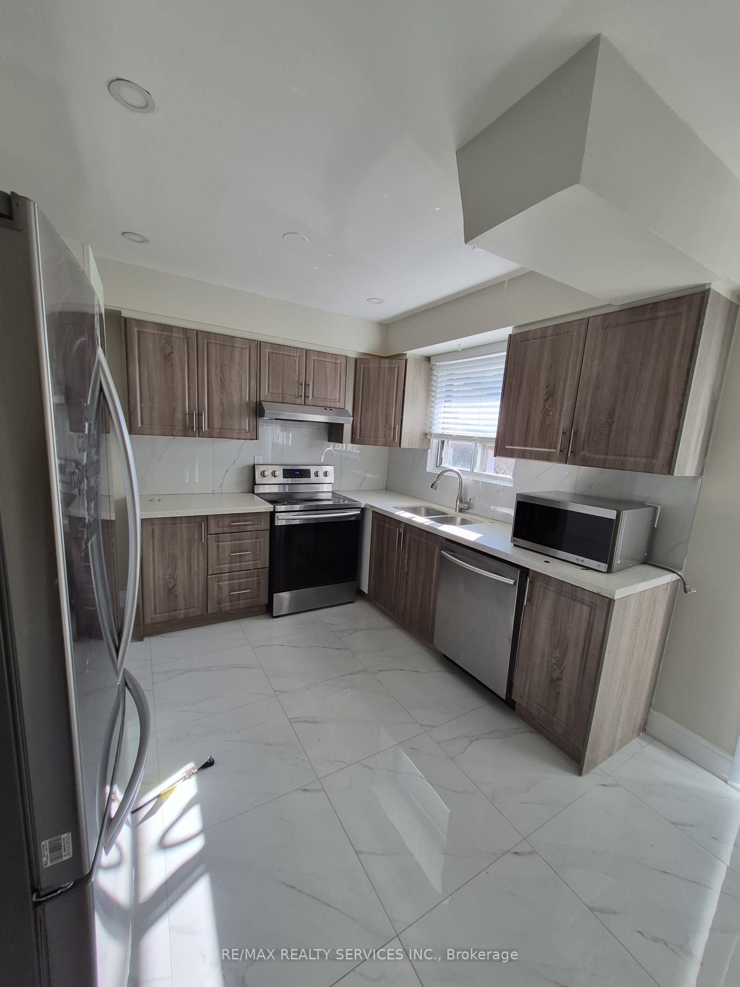 35 Jersey Avenue, Brampton, ON L6W 1L5 photo 5