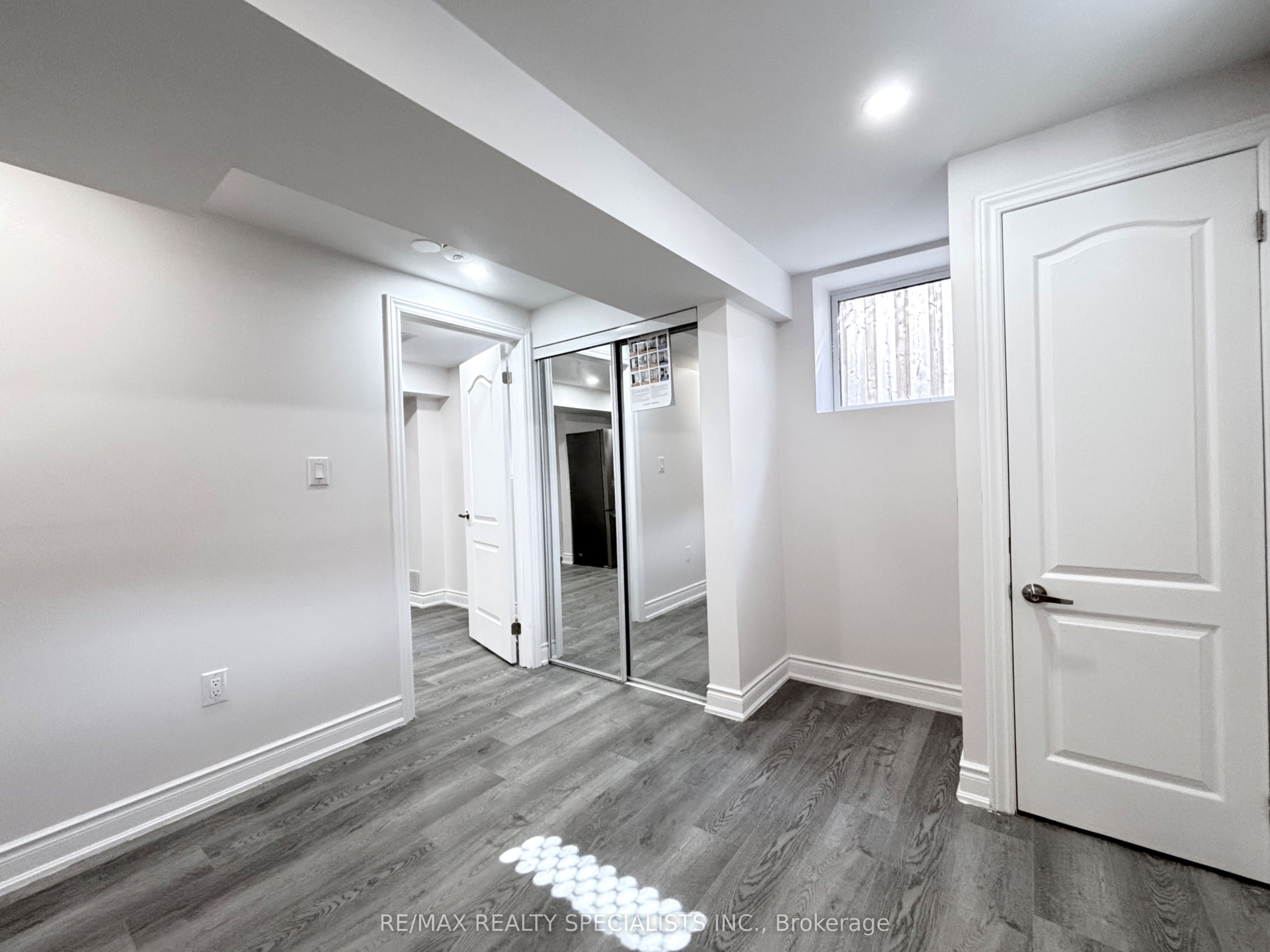 1002 Donnelly Street Basement, Milton, ON L9T 0A1 photo 3