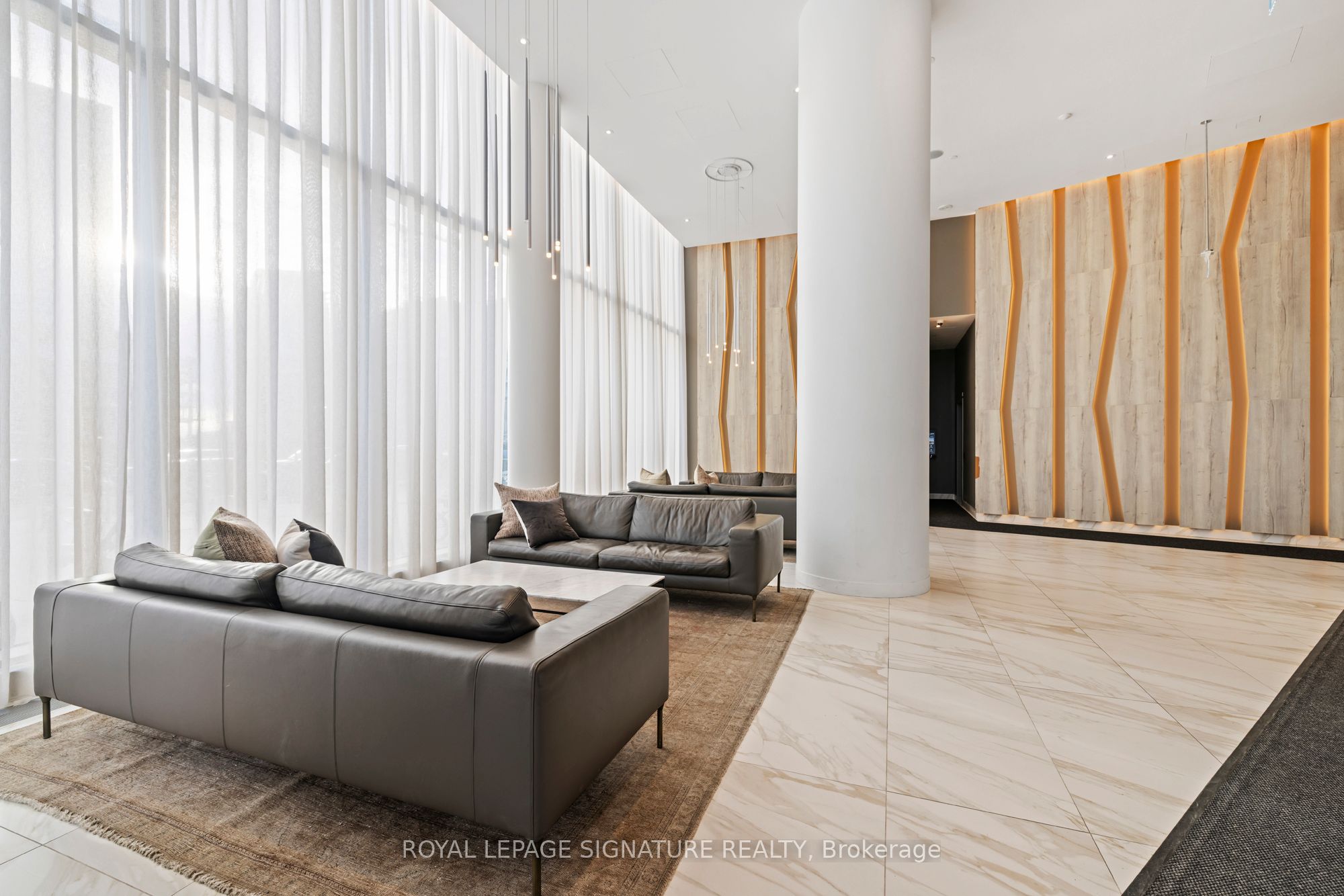 3883 Quartz Road 2105, Mississauga, ON L5B 4M6 photo 2