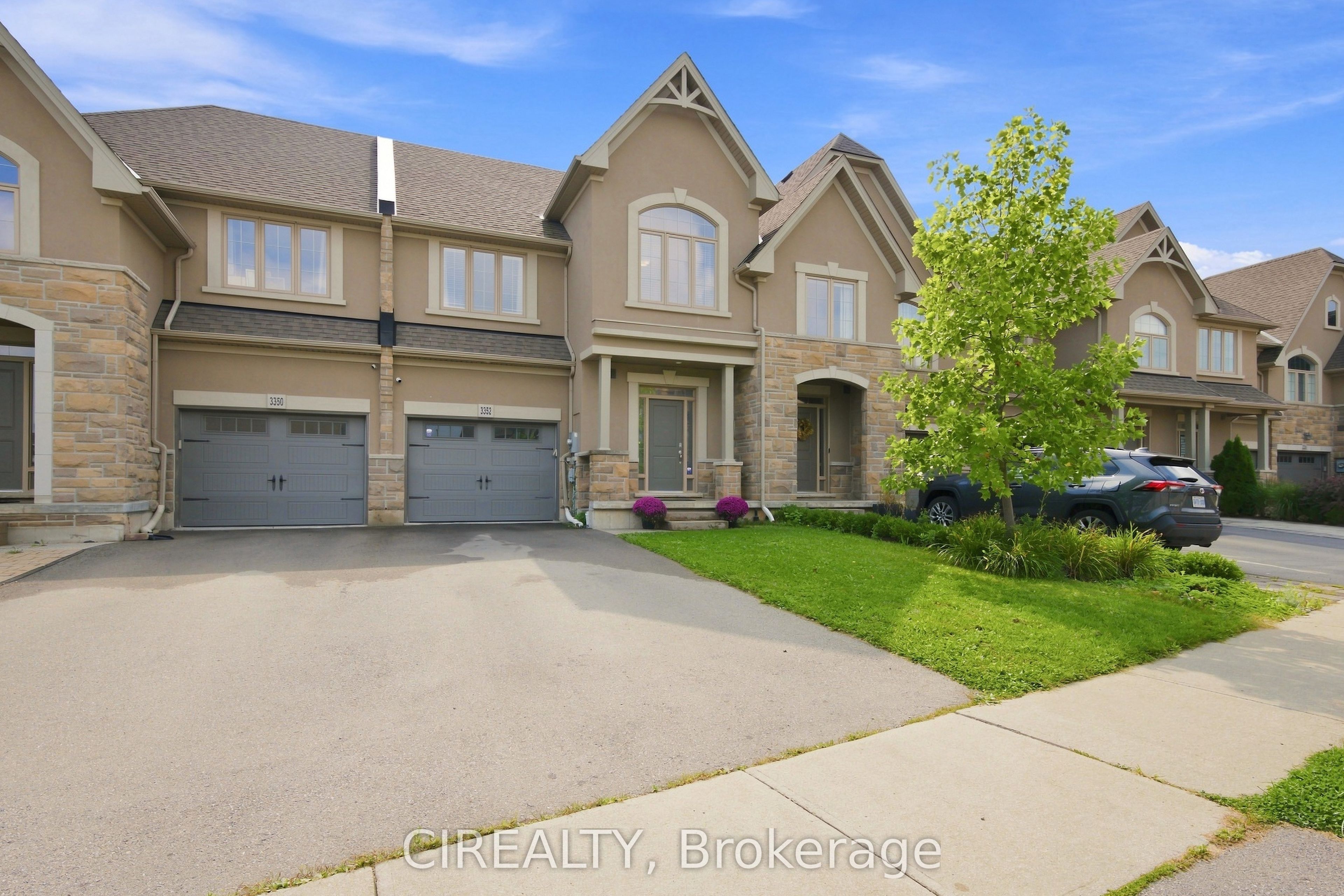 3352 Stalybridge Road, Oakville, ON L6M 1N9 photo 2