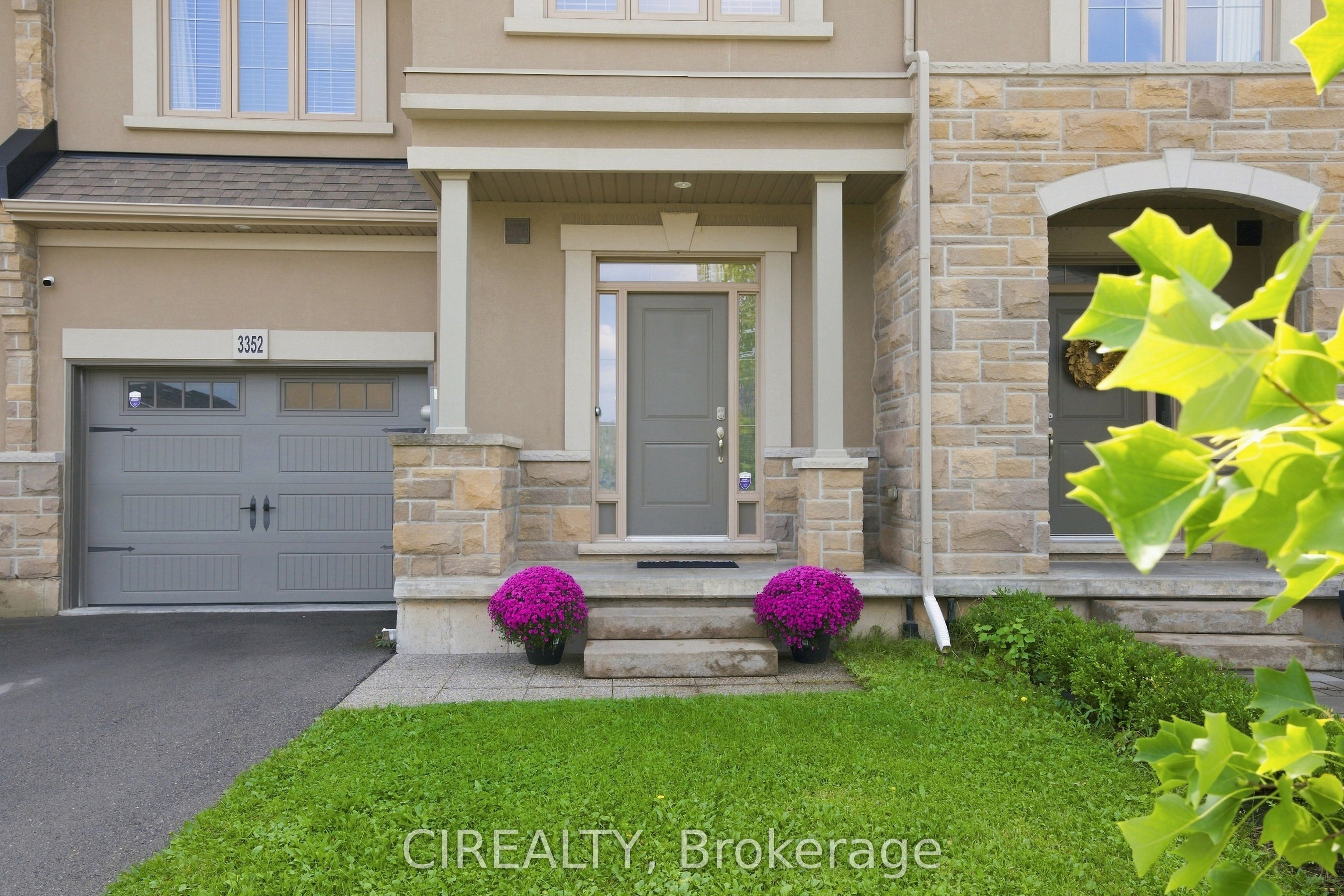 3352 Stalybridge Road, Oakville, ON L6M 1N9 photo 3