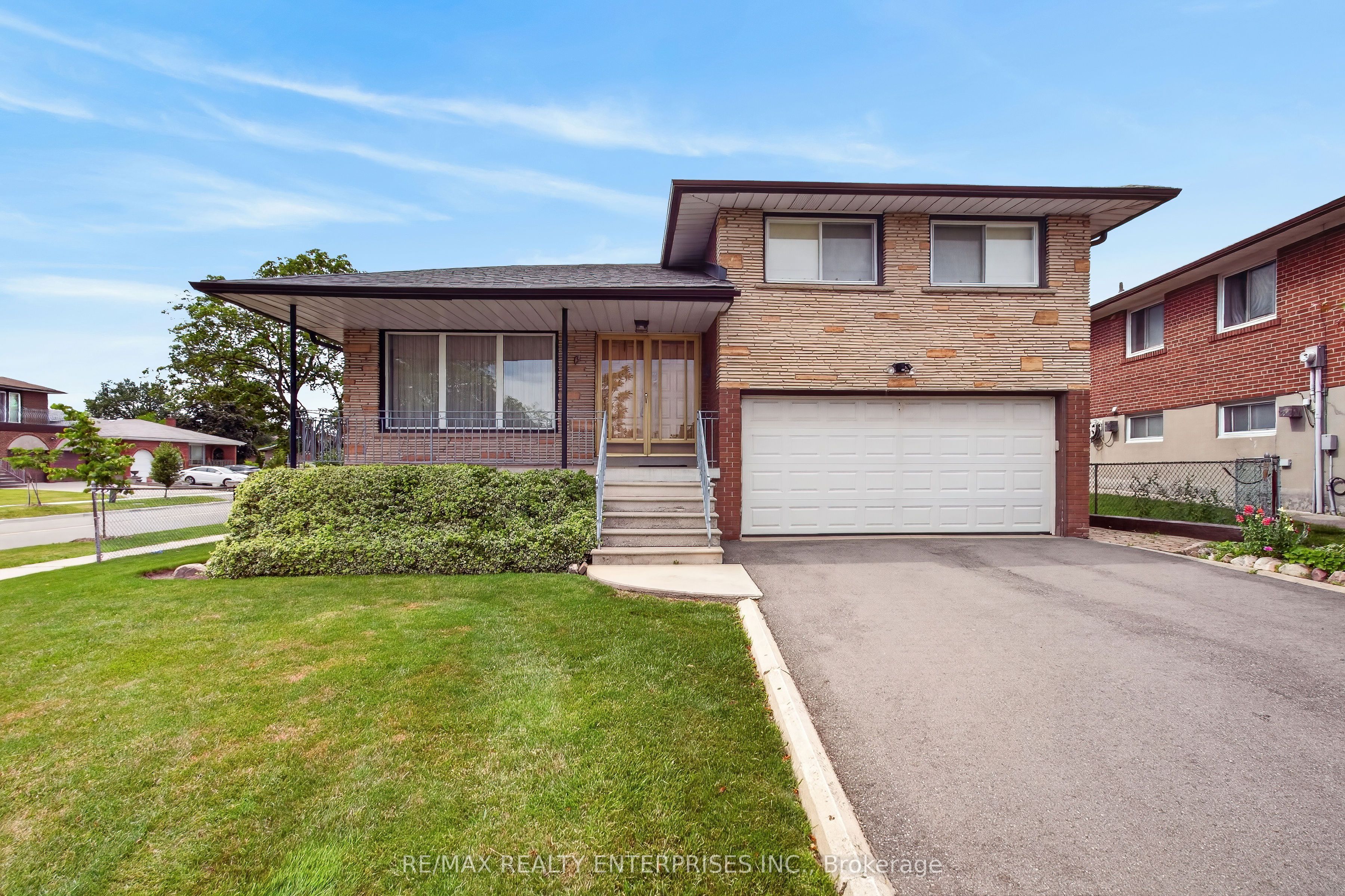 3 Slane Court, Toronto, ON M9V 3X5 photo 4