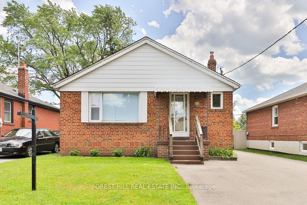 19 Silvercrest Avenue, Toronto, ON M8W 2S3