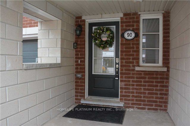 90 Baycliffe Crescent, Brampton, ON L7A 3Z3 photo 2