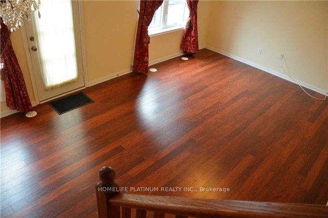 90 Baycliffe Crescent, Brampton, ON L7A 3Z3 photo 5