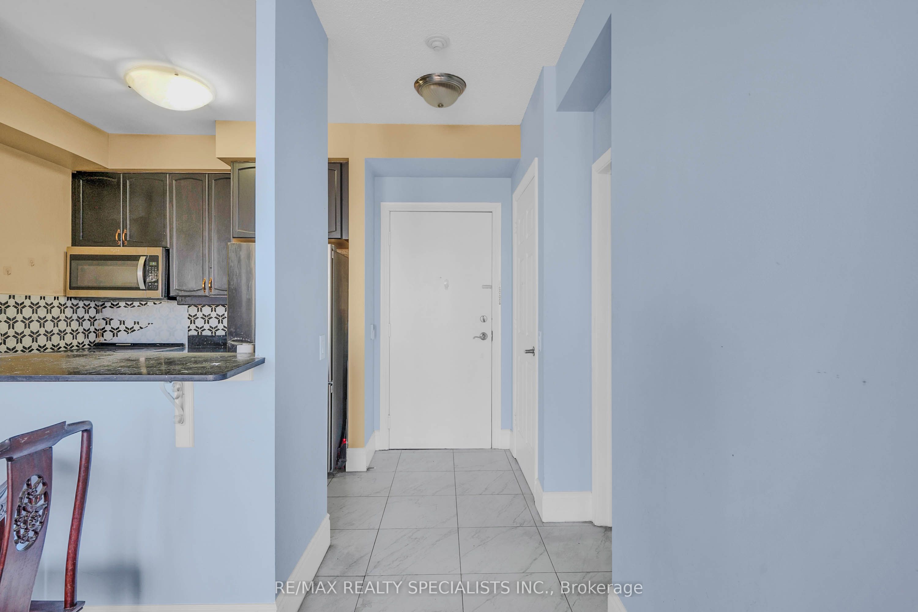 710 Humberwood Boulevard 1404, Toronto, ON M9W 7J5 photo 5