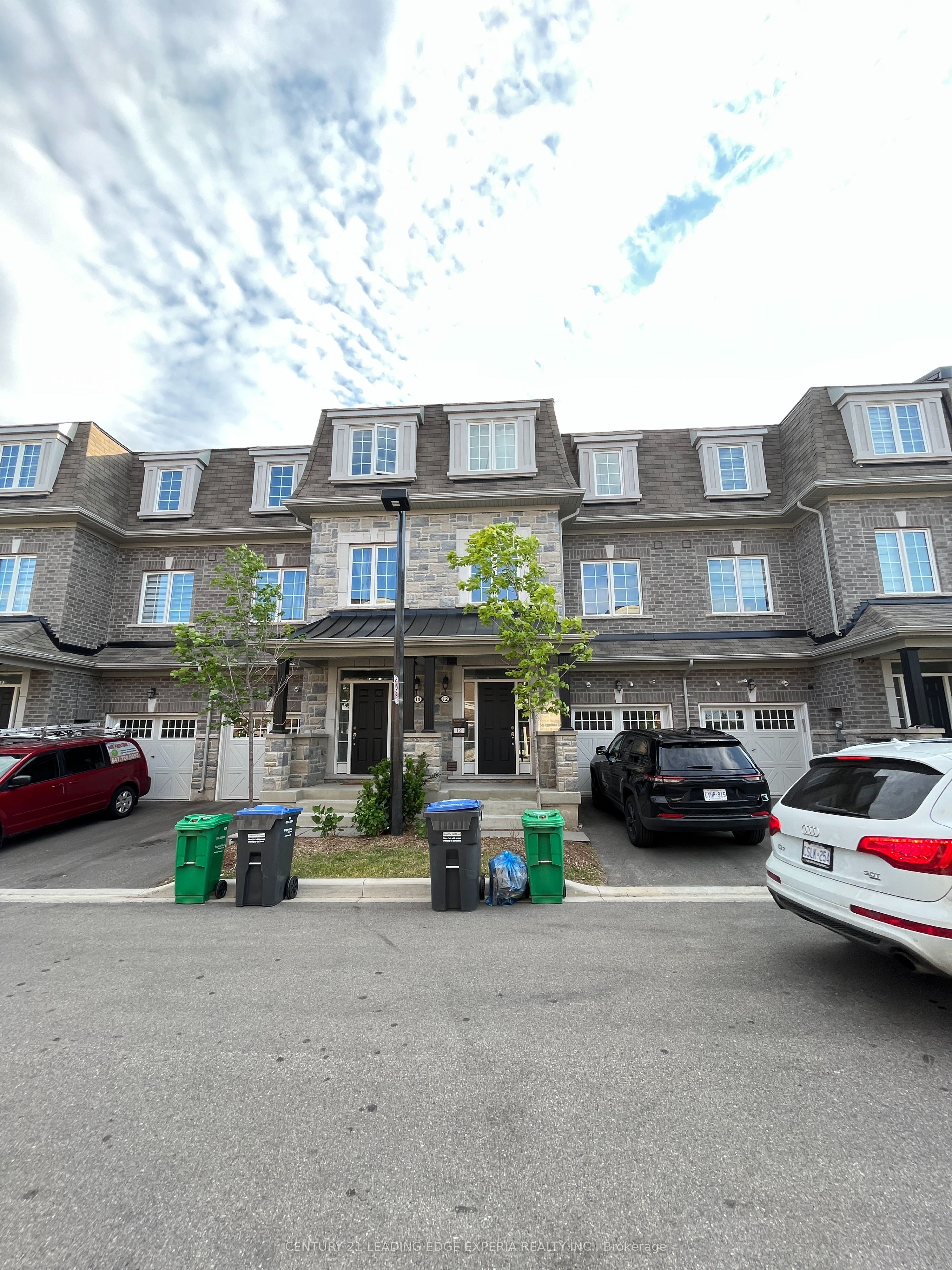 12 Pomarine Way W, Brampton, ON L6X 5R6 photo 2