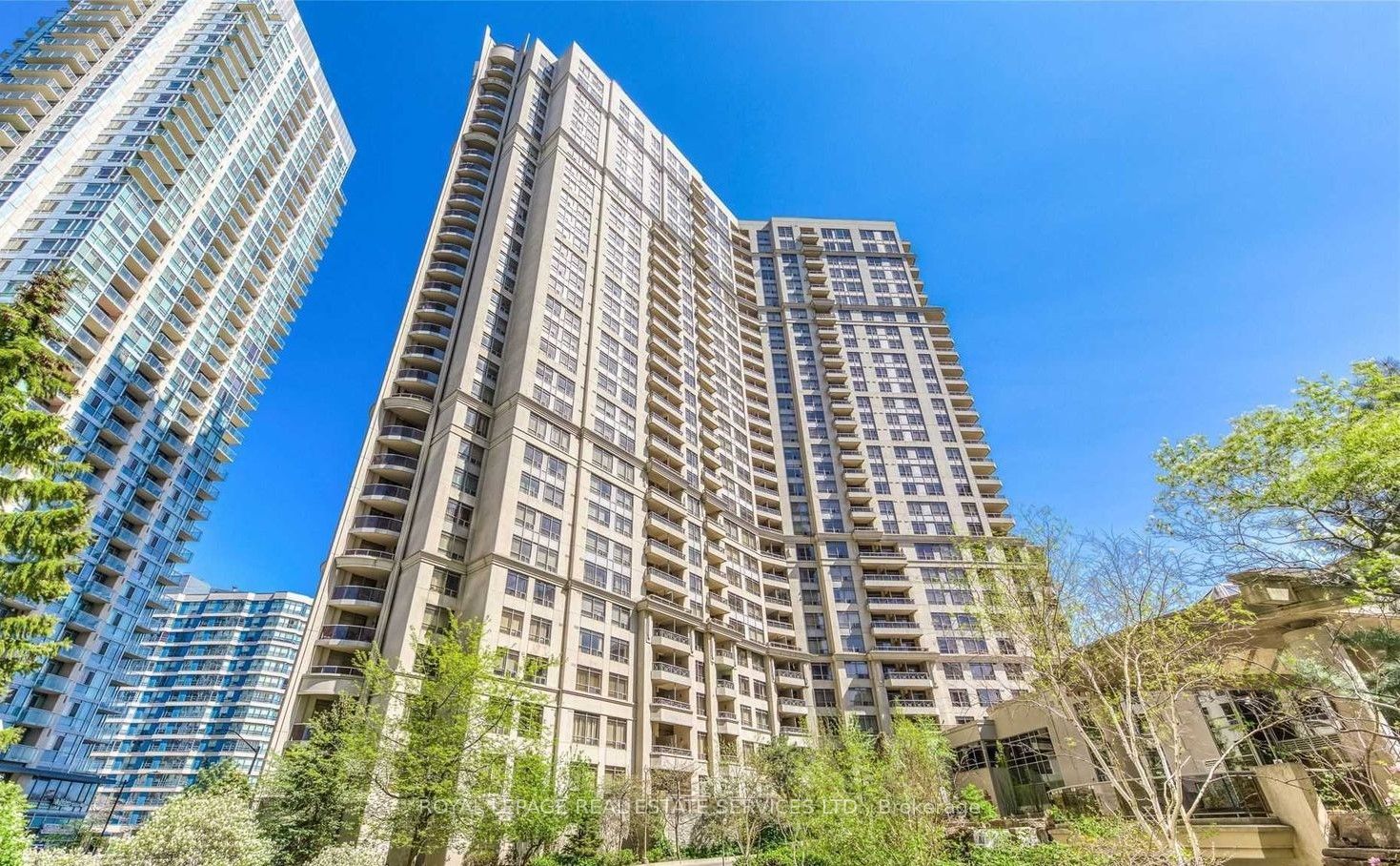 3880 Duke of York Boulevard 2211, Mississauga, ON L5B 4M7 photo 2