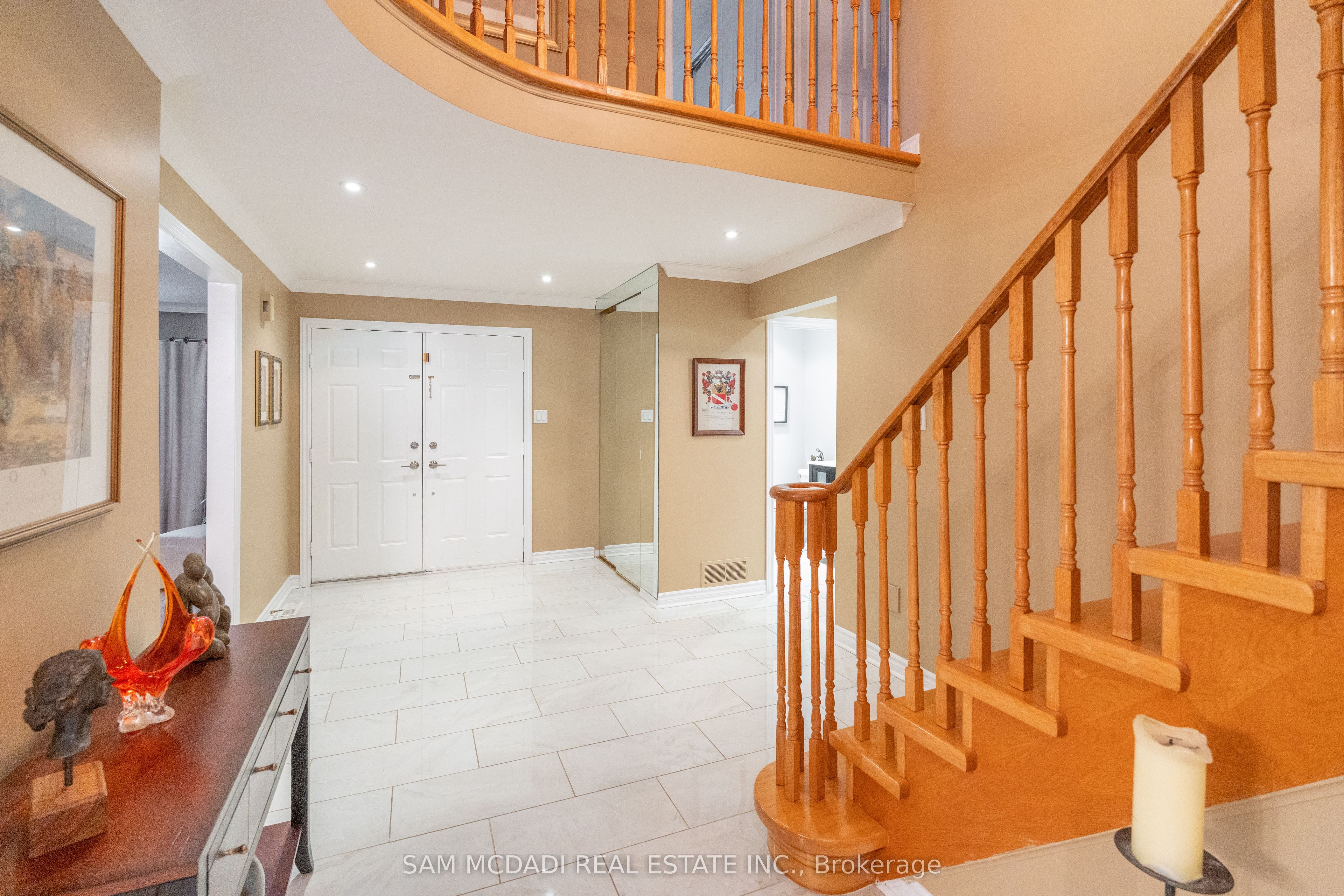 69 Parkside Drive, Brampton, ON L6Y 3A1 photo 2