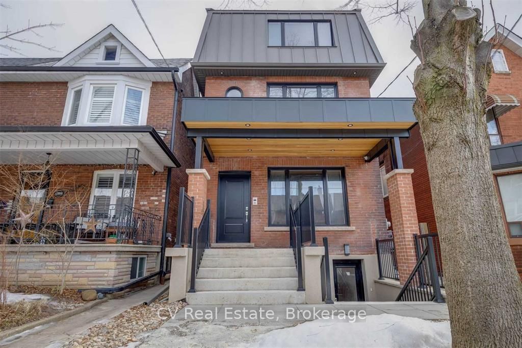 207 Perth Avenue 2, Toronto, ON M6P 3X7