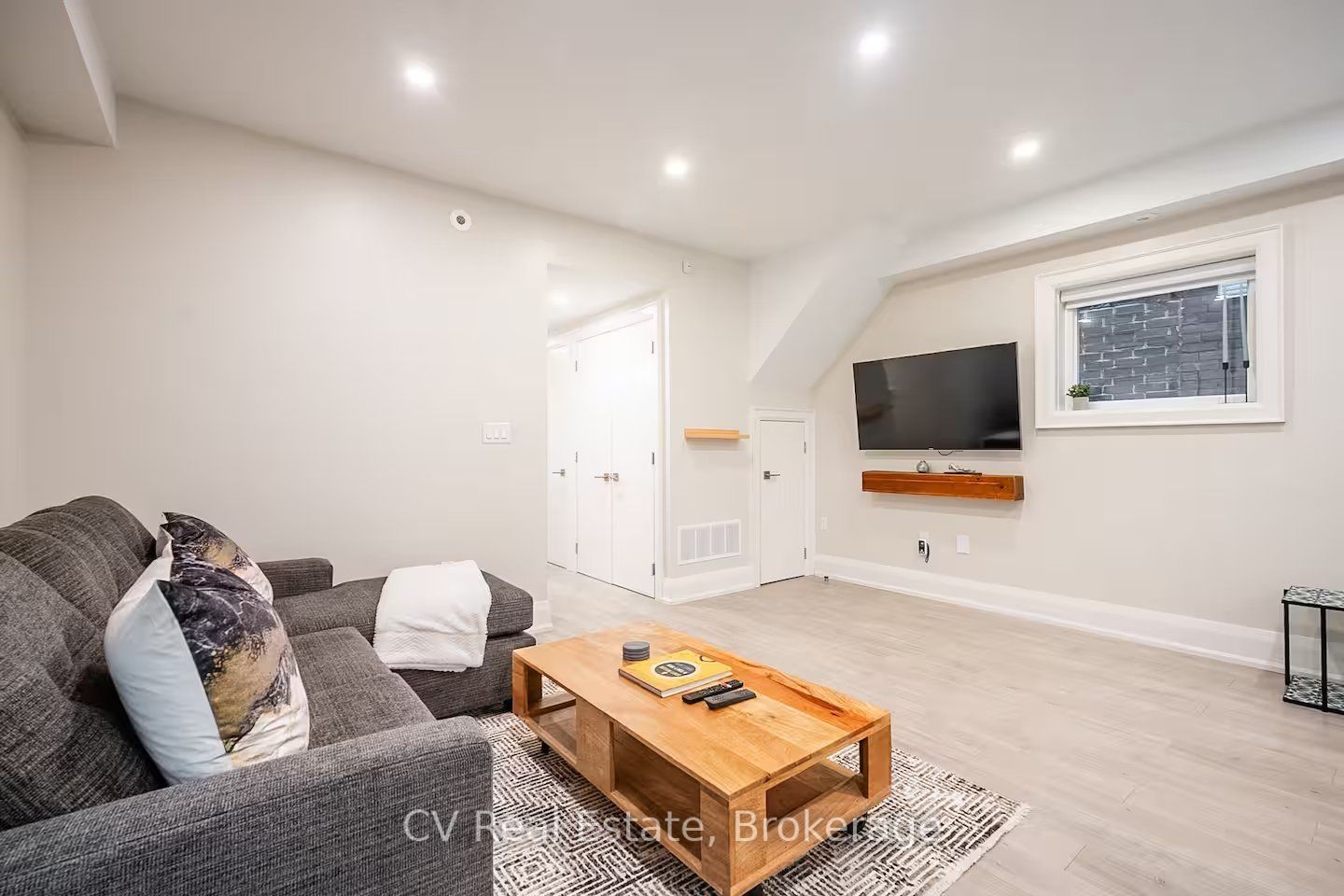 207 Perth Avenue 2, Toronto, ON M6P 3X7 photo 3