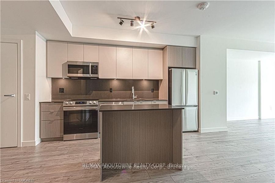 133 Bronte Road B0416, Oakville, ON L6L 3C1