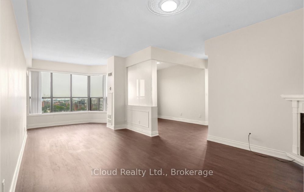 25 Agnes Street Cy02 (1402), Mississauga, ON L5B 3X7 photo 3