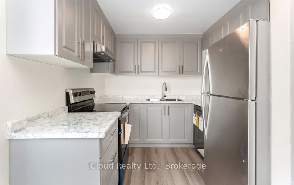 25 Agnes Street Cy02 (1402), Mississauga, ON L5B 3X7 photo 5
