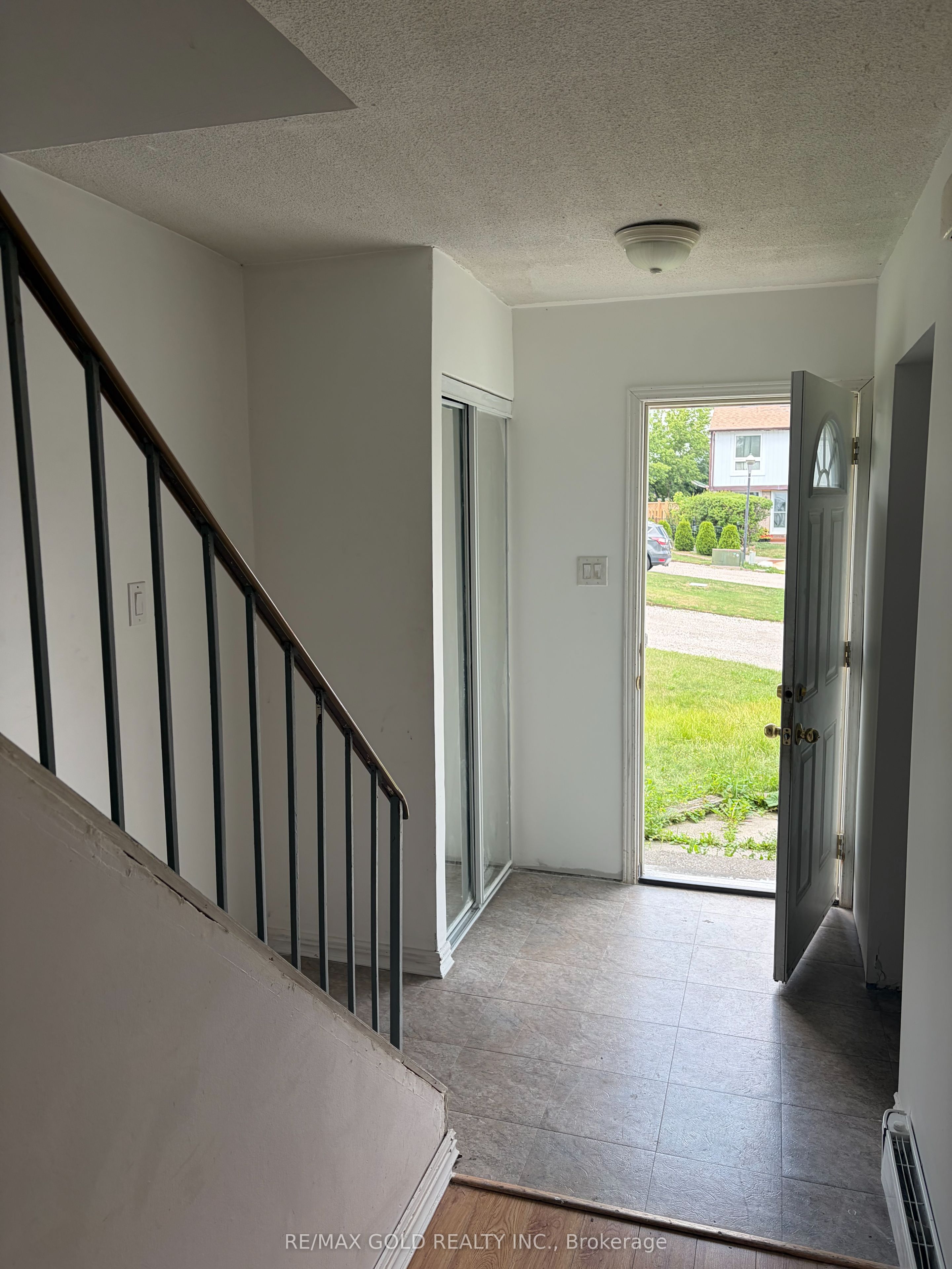 9 Havenbrook Court, Brampton, ON L6S 2B4 photo 3
