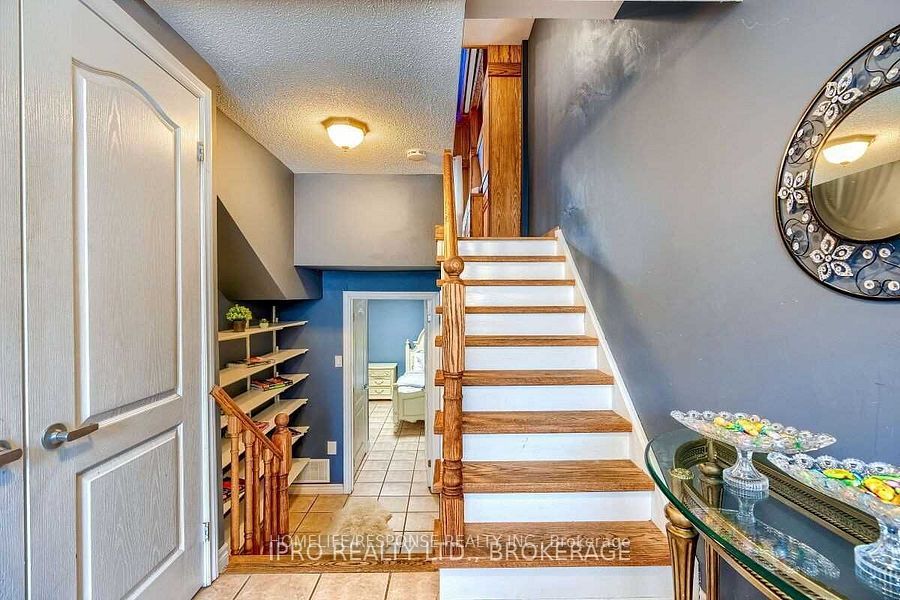6679 SHELTER BAY Road 46, Mississauga, ON L5N 2A2 photo 4