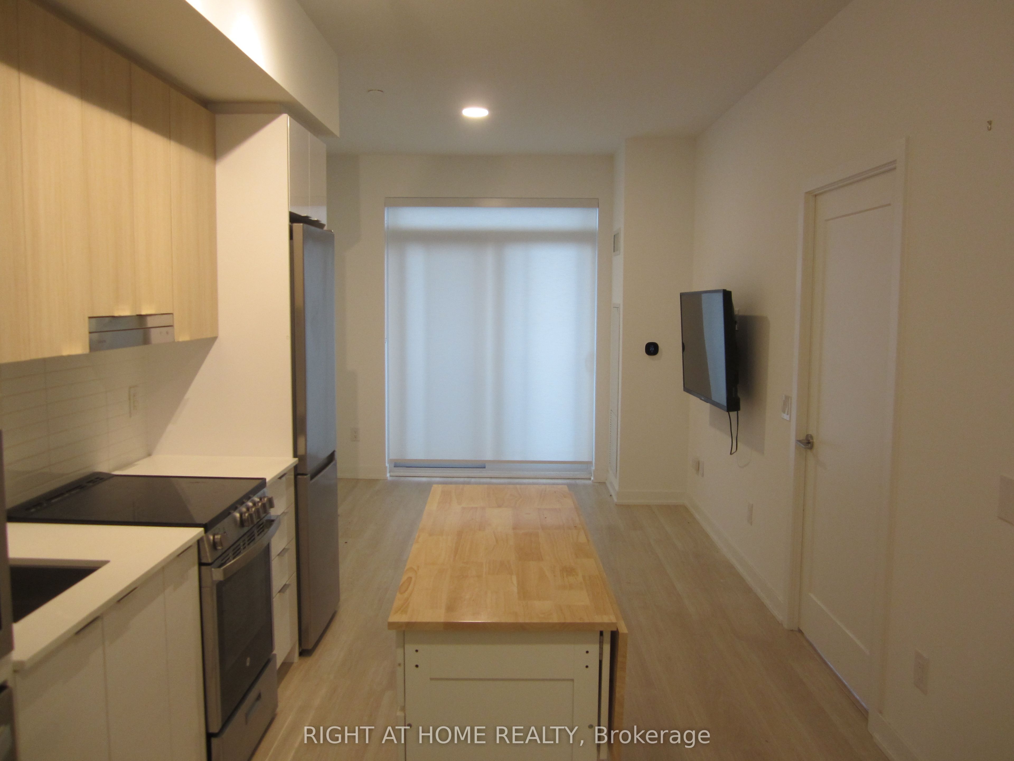 5105 Hurontario Street 618, Mississauga, ON L4Z 0C9 photo 3