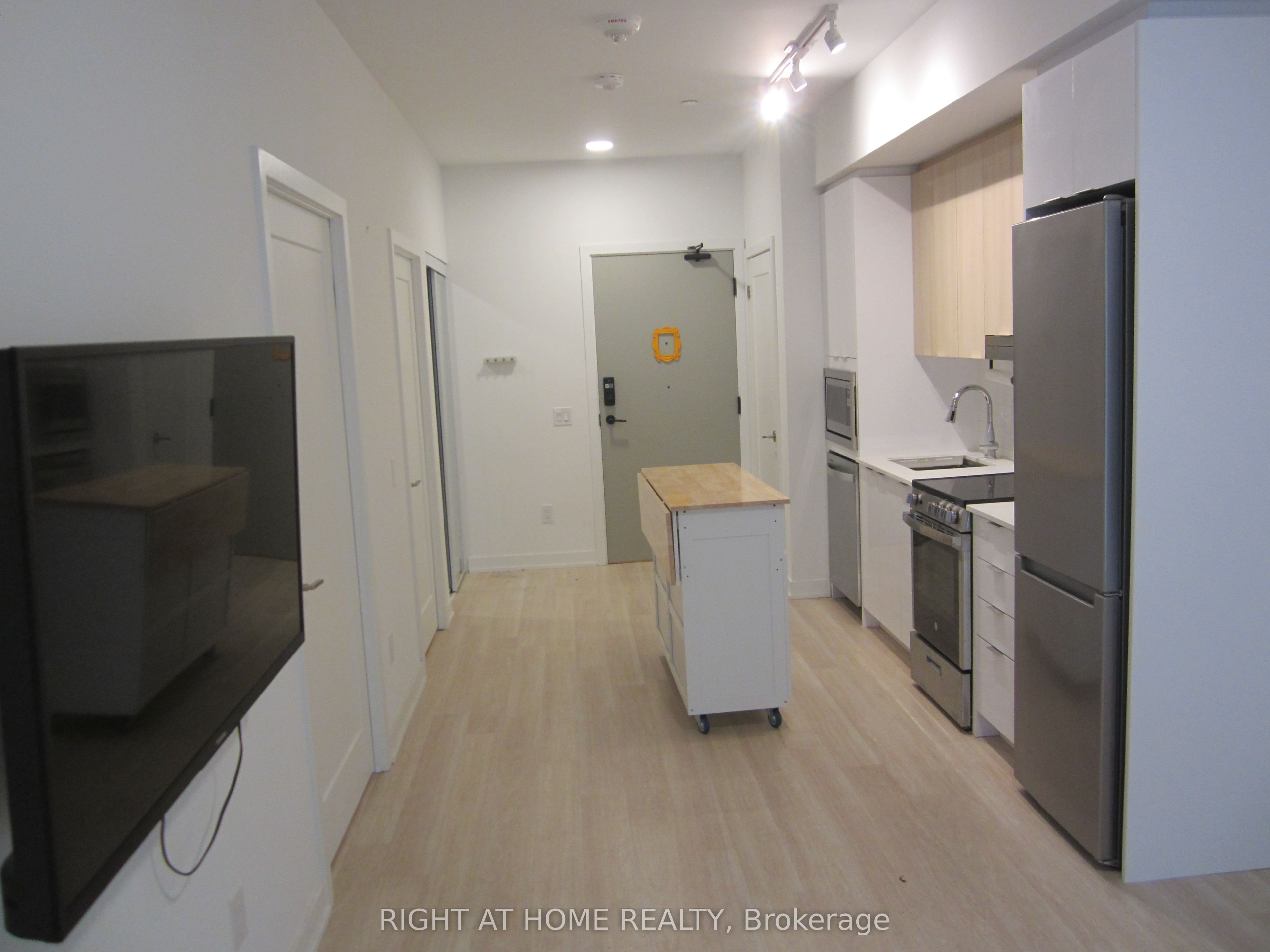 5105 Hurontario Street 618, Mississauga, ON L4Z 0C9 photo 4