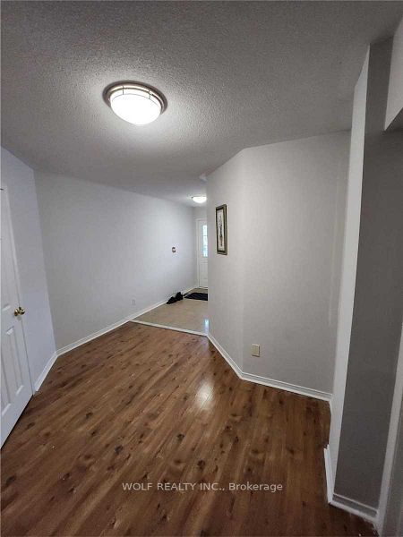 4743 Apple Blossom Circle, Mississauga, ON L5V 3C7 photo 3