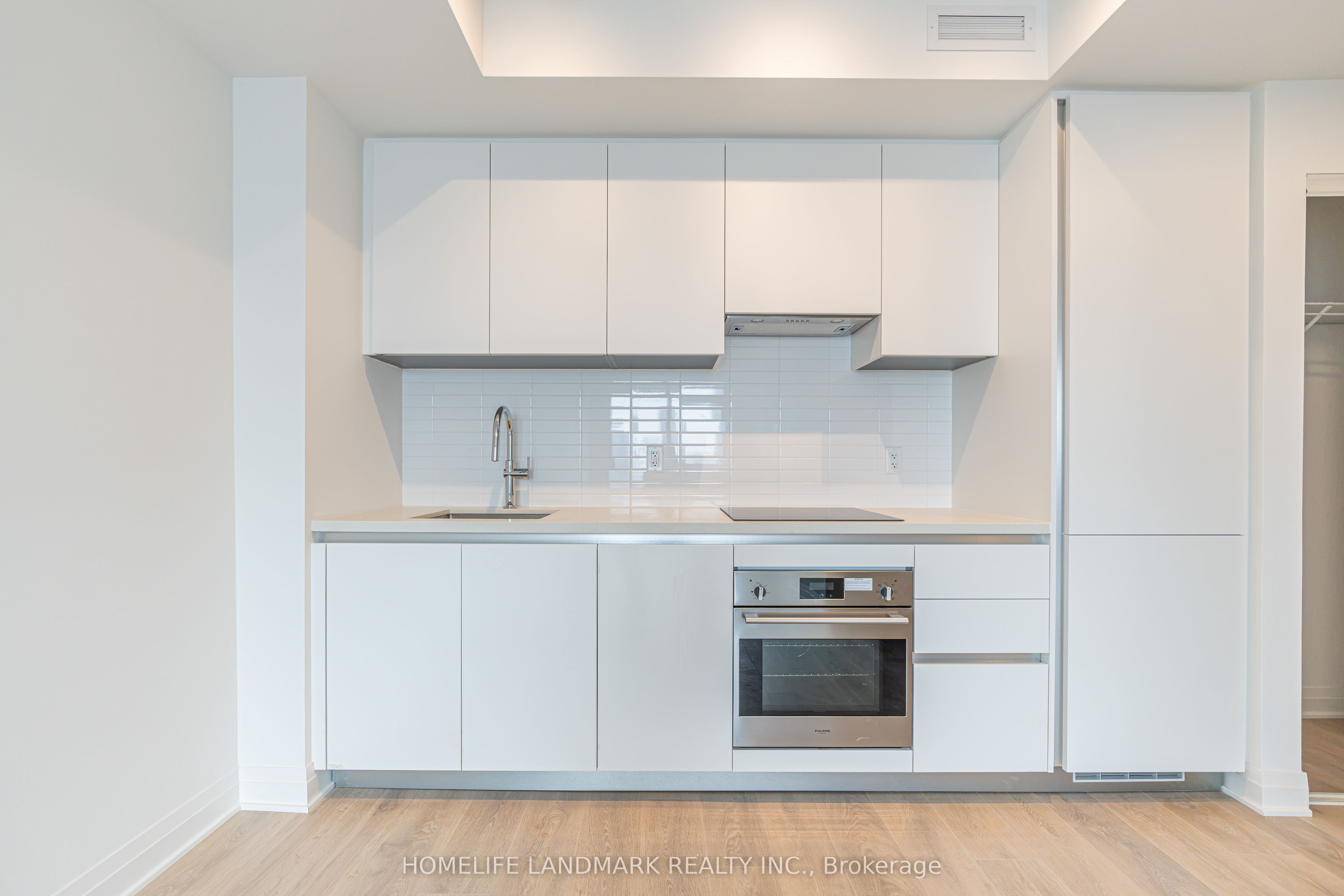 4015 The Exchange 2905, Mississauga, ON L5B 0N9 photo 5