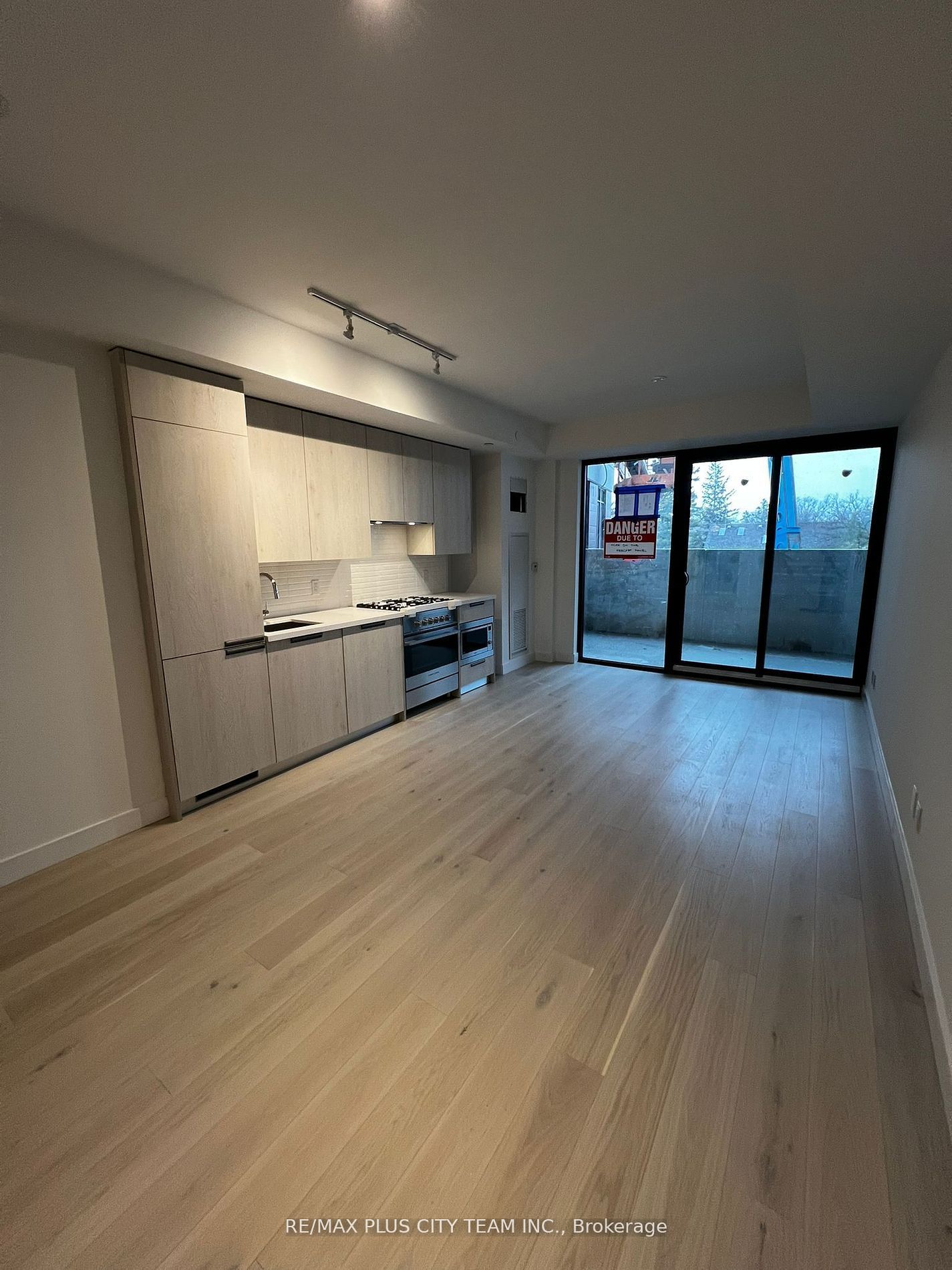 160 Kingsway Crescent W 316, Toronto, ON M8X 1X3 photo 5