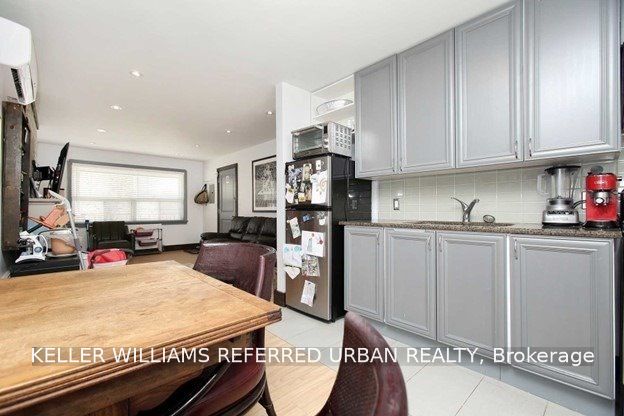 2286 Dufferin Street Main, Toronto, ON M6E 3S3 photo 3