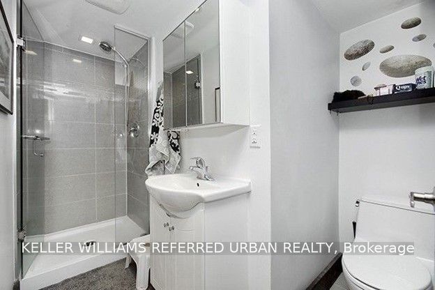 2286 Dufferin Street Main, Toronto, ON M6E 3S3 photo 5