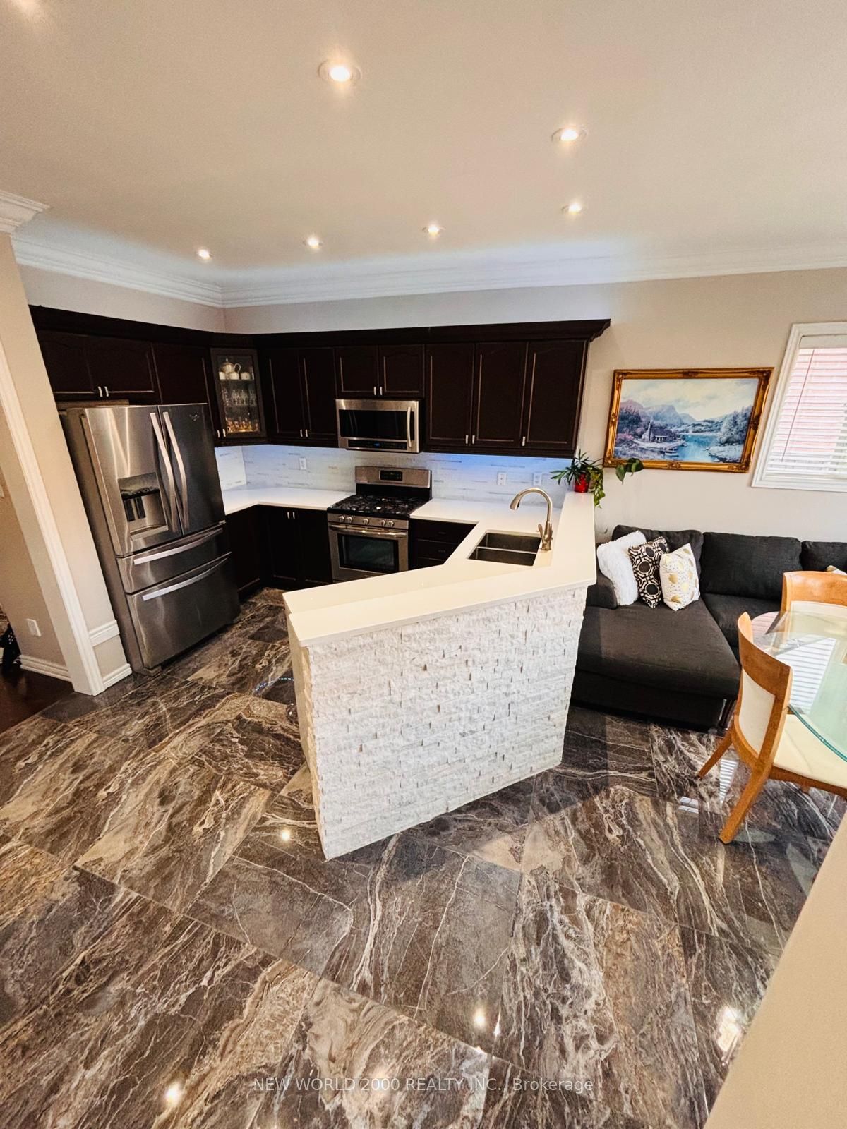 137 Fitzgerald Crescent, Milton, ON L9T 5Y6 photo 4