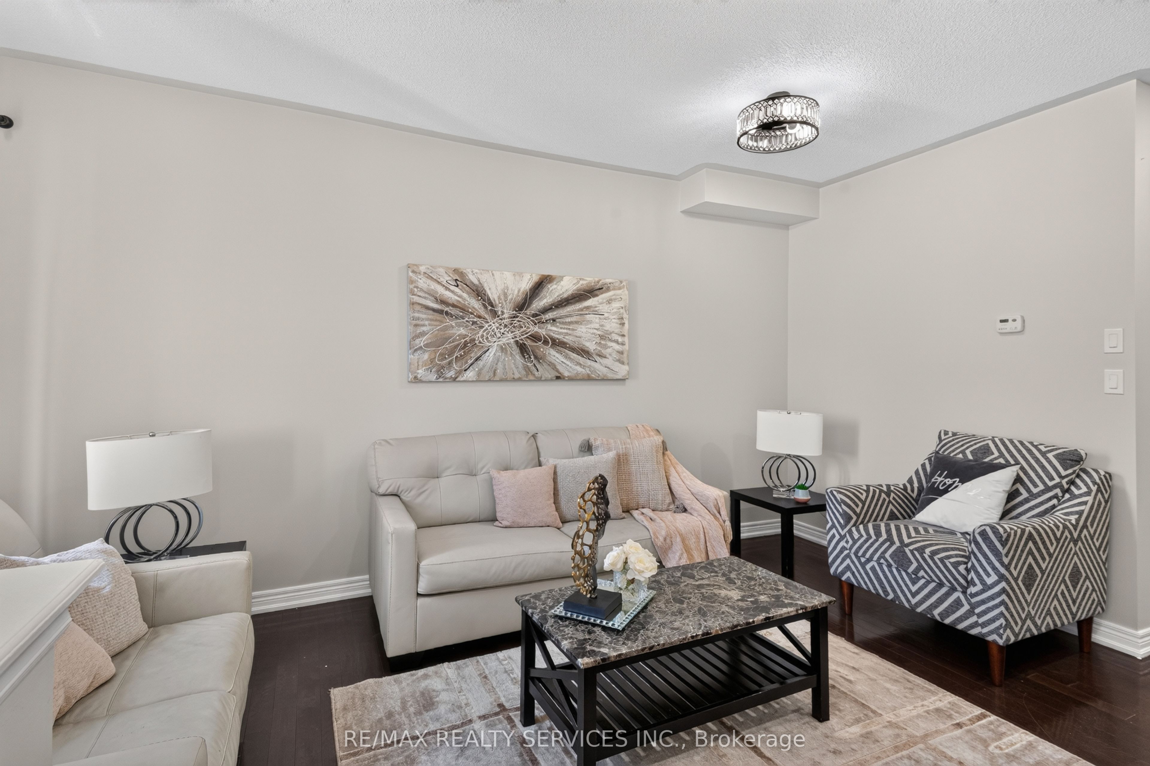 109 Bonnie Braes Drive N, Brampton, ON L6Y 0Z5 photo 3