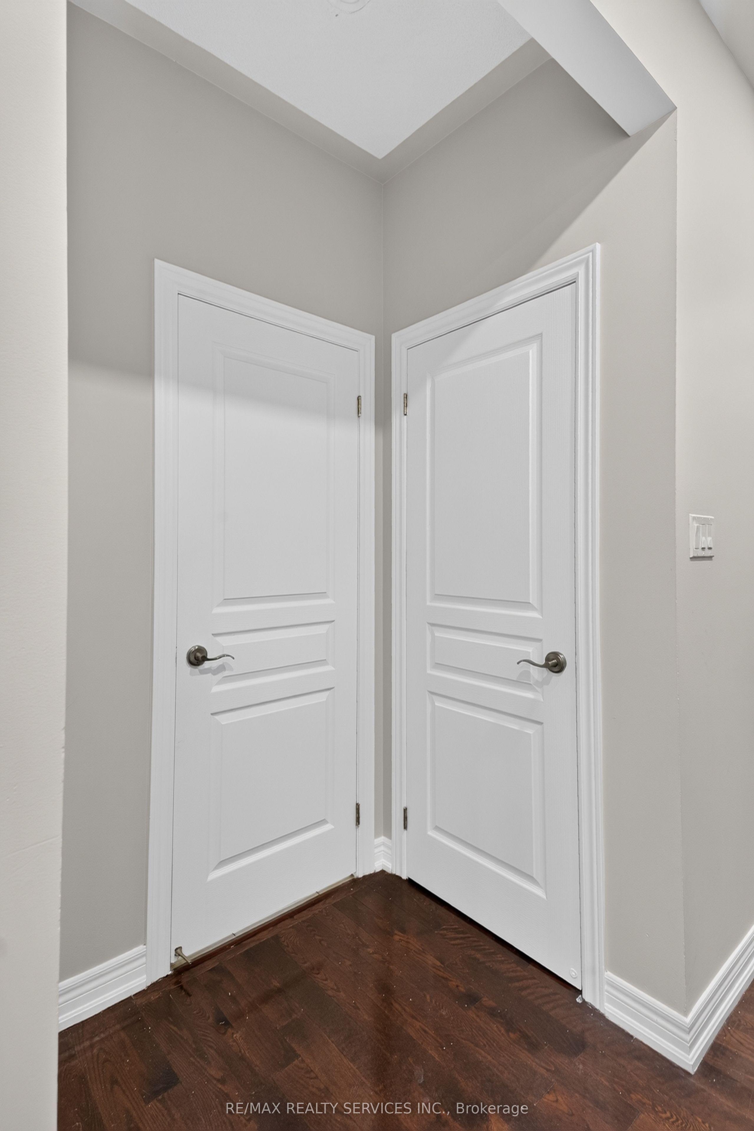 109 Bonnie Braes Drive N, Brampton, ON L6Y 0Z5 photo 5