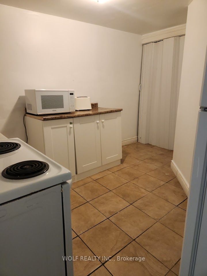 4743 Apple Blossom Circle Basement, Mississauga, ON L5V 3C7 photo 5