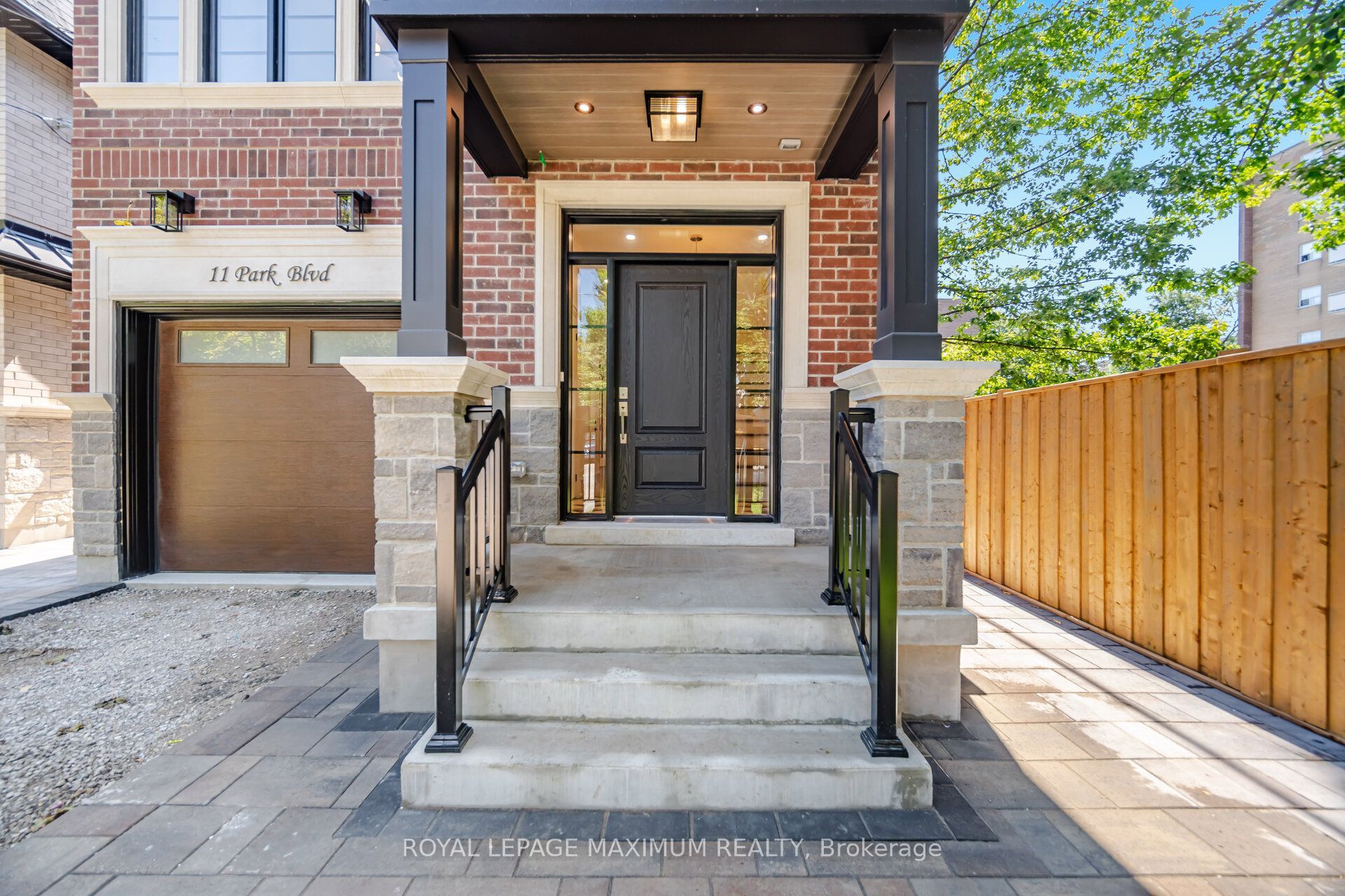 11 Park Boulevard, Toronto, ON M8W 1G3 photo 2