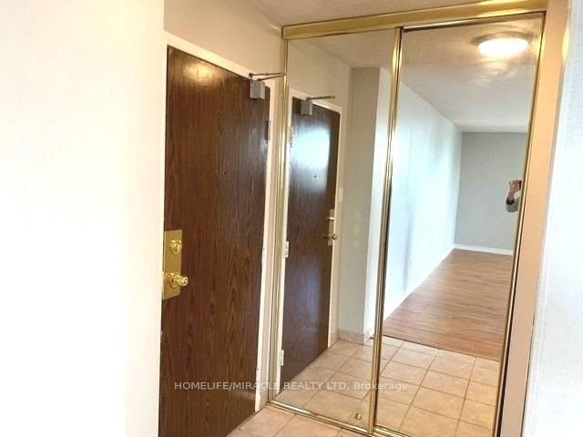 25 Kensington Road 1411, Brampton, ON L6T 3W8 photo 2