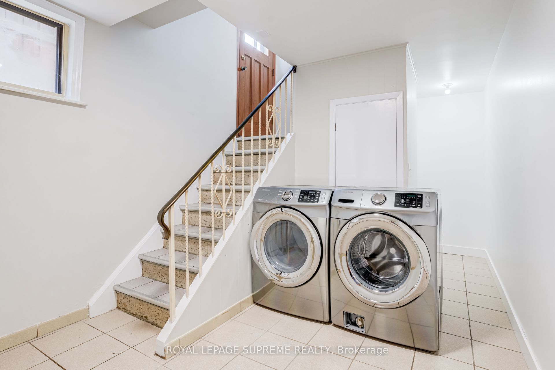 5 Paramount Court Bsmt, Toronto, ON M6M 2L3 photo 4