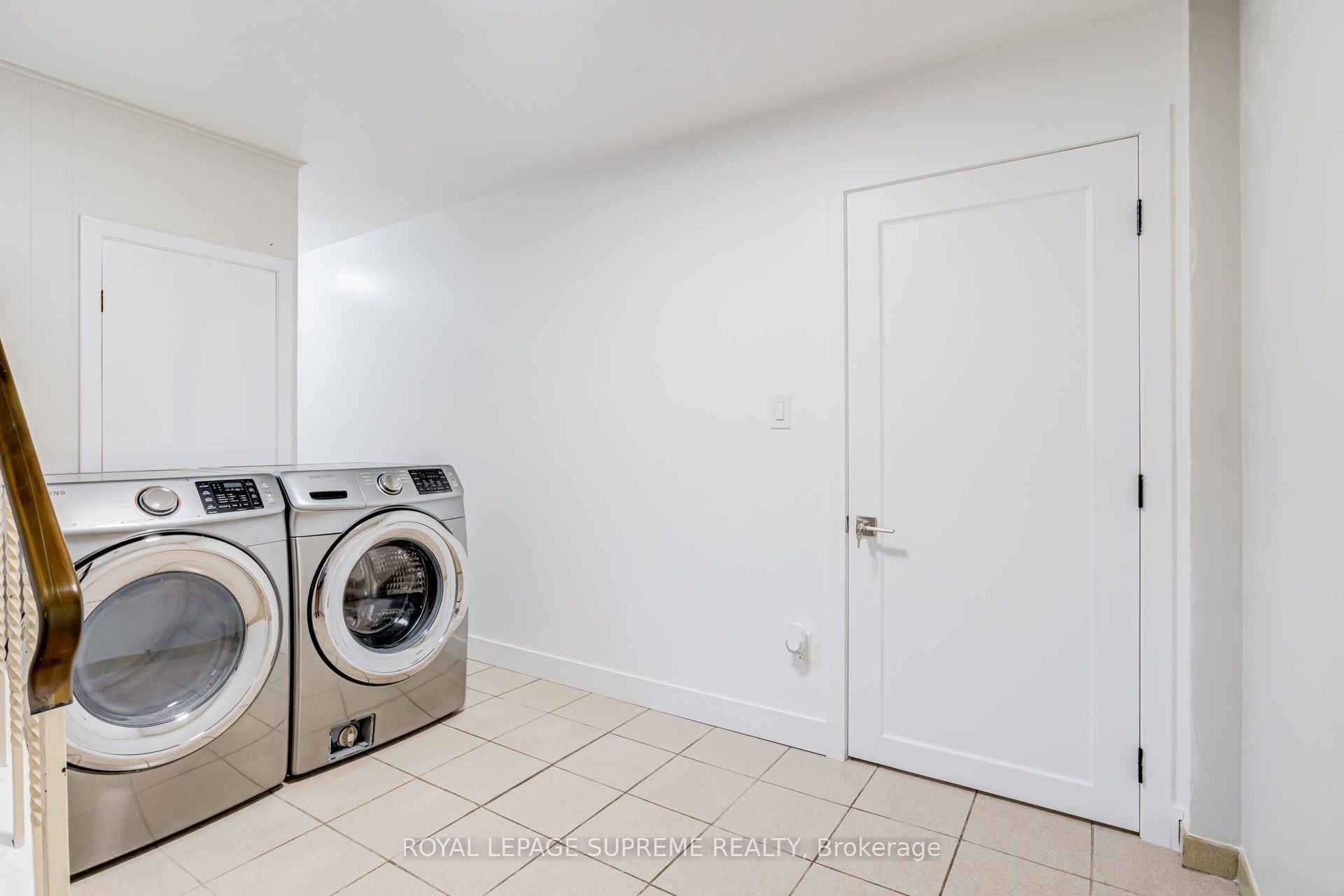 5 Paramount Court Bsmt, Toronto, ON M6M 2L3 photo 5