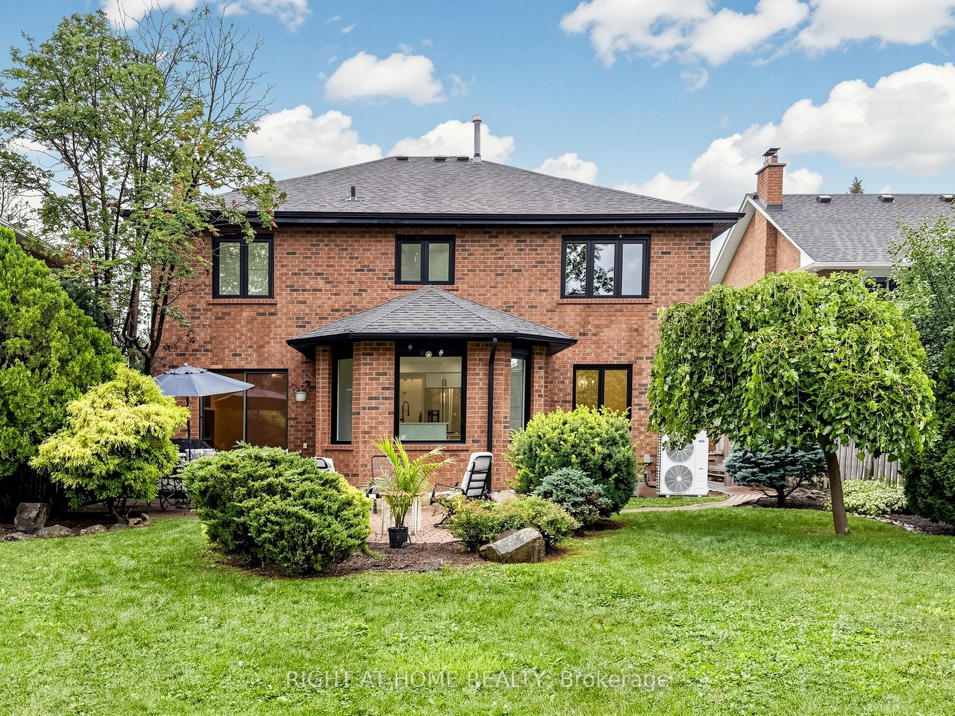 2920 Kingsway Drive, Oakville, ON L6J 6R2 photo 3
