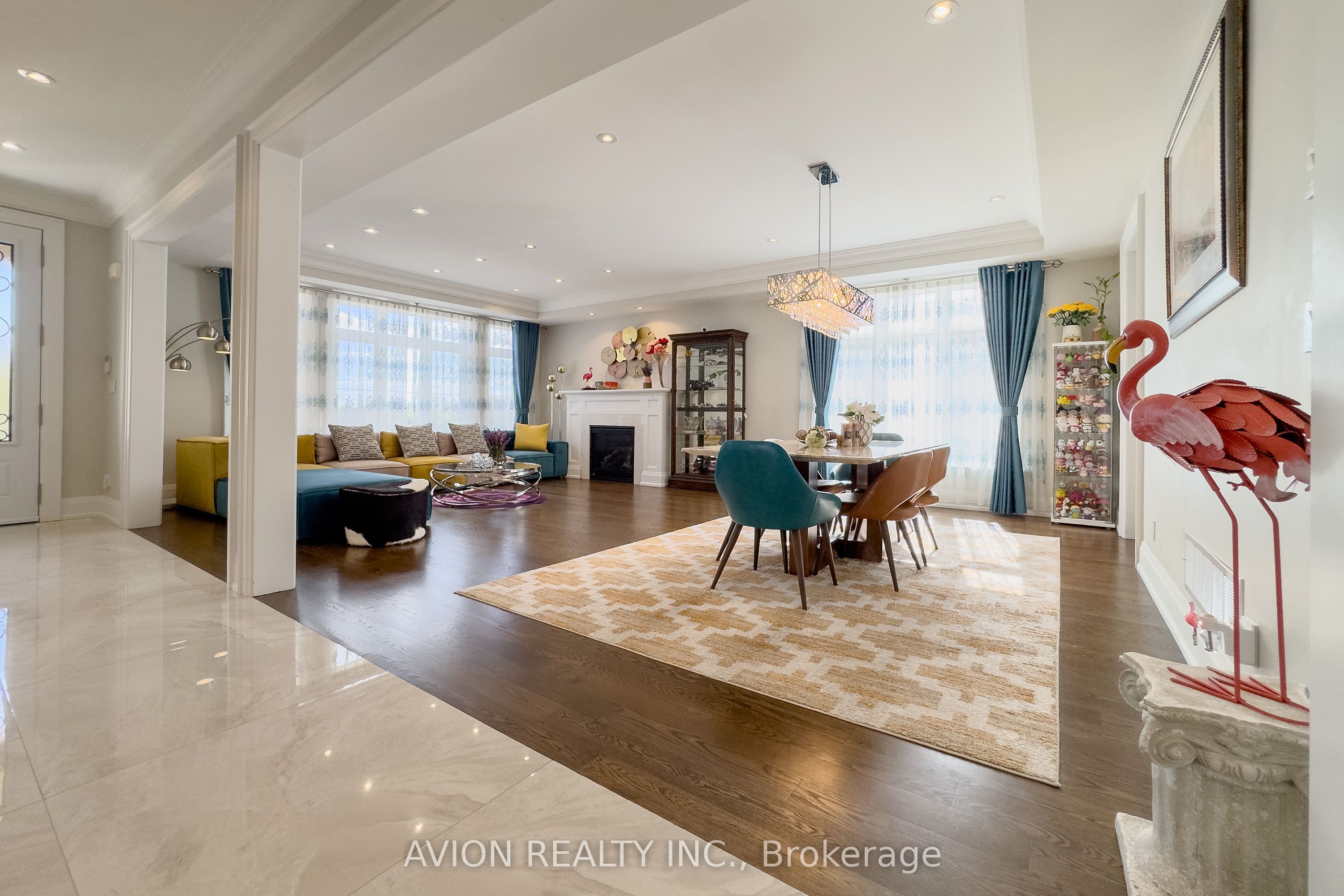220 Falstaff Avenue, Toronto, ON M6L 2E9 photo 4