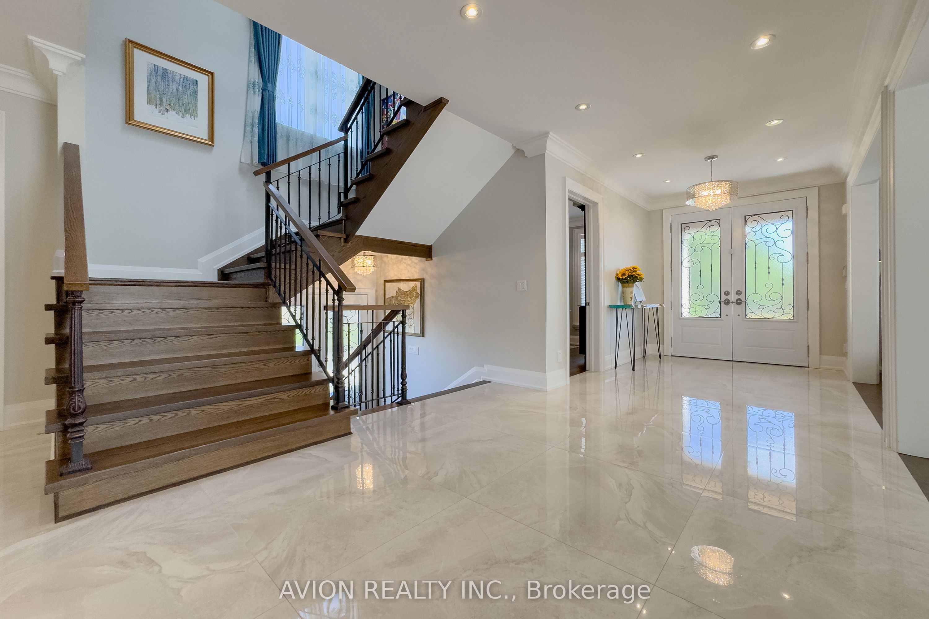220 Falstaff Avenue, Toronto, ON M6L 2E9 photo 5