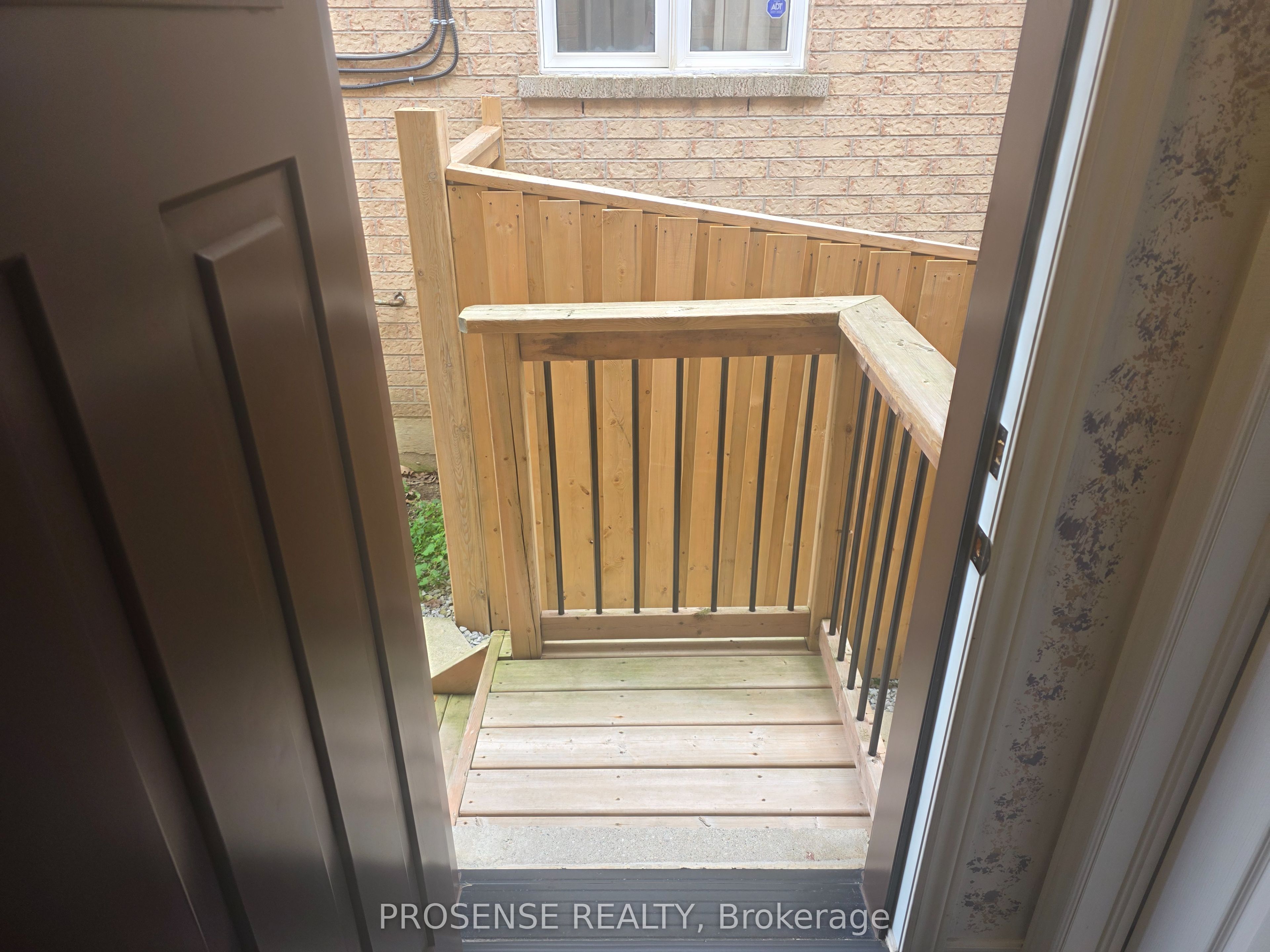 118 Rollingwood Bsmt Drive, Brampton, ON L6Y 5P9 photo 2