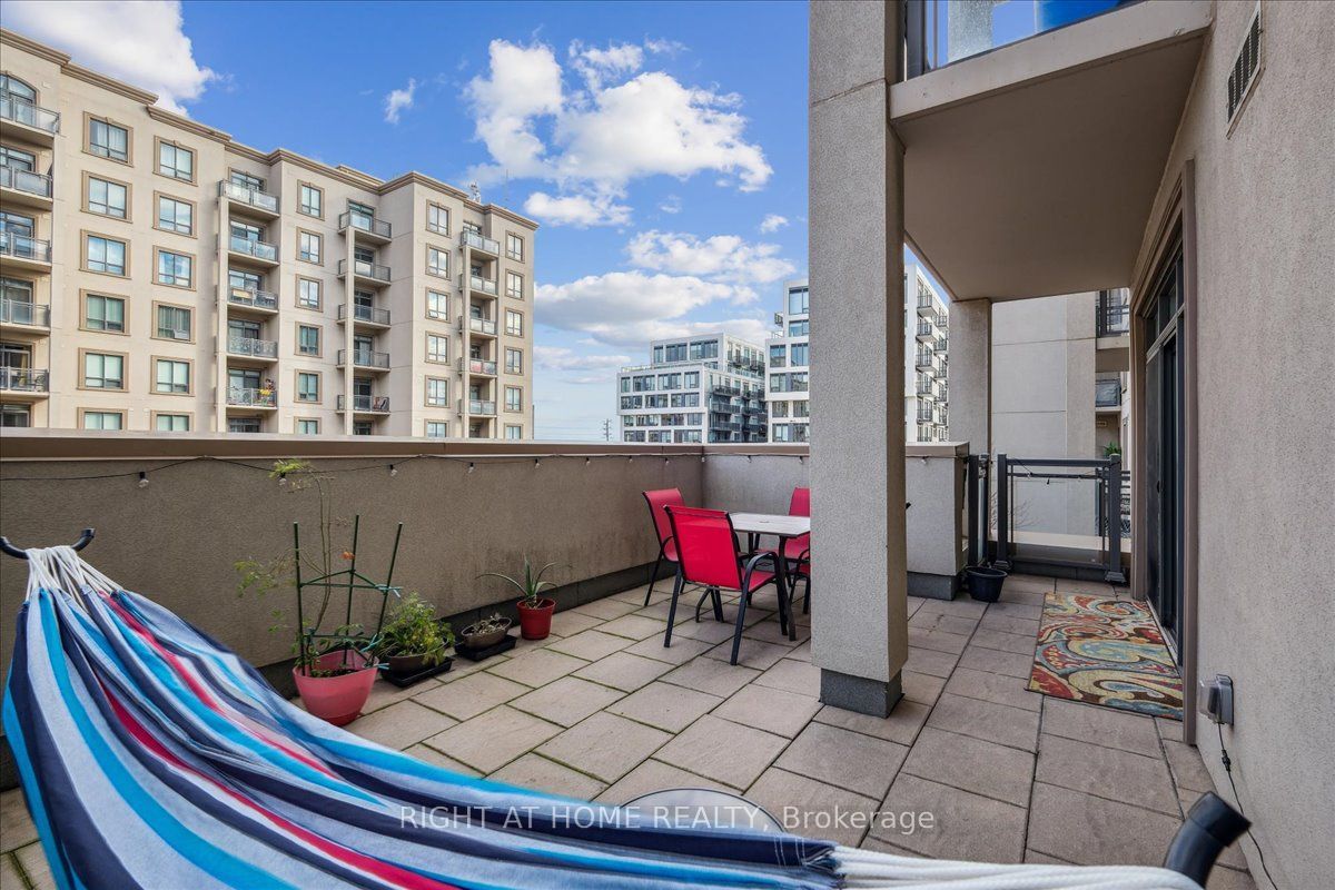 2490 Old Bronte Road 301, Oakville, ON L6M 0Y5 photo 3