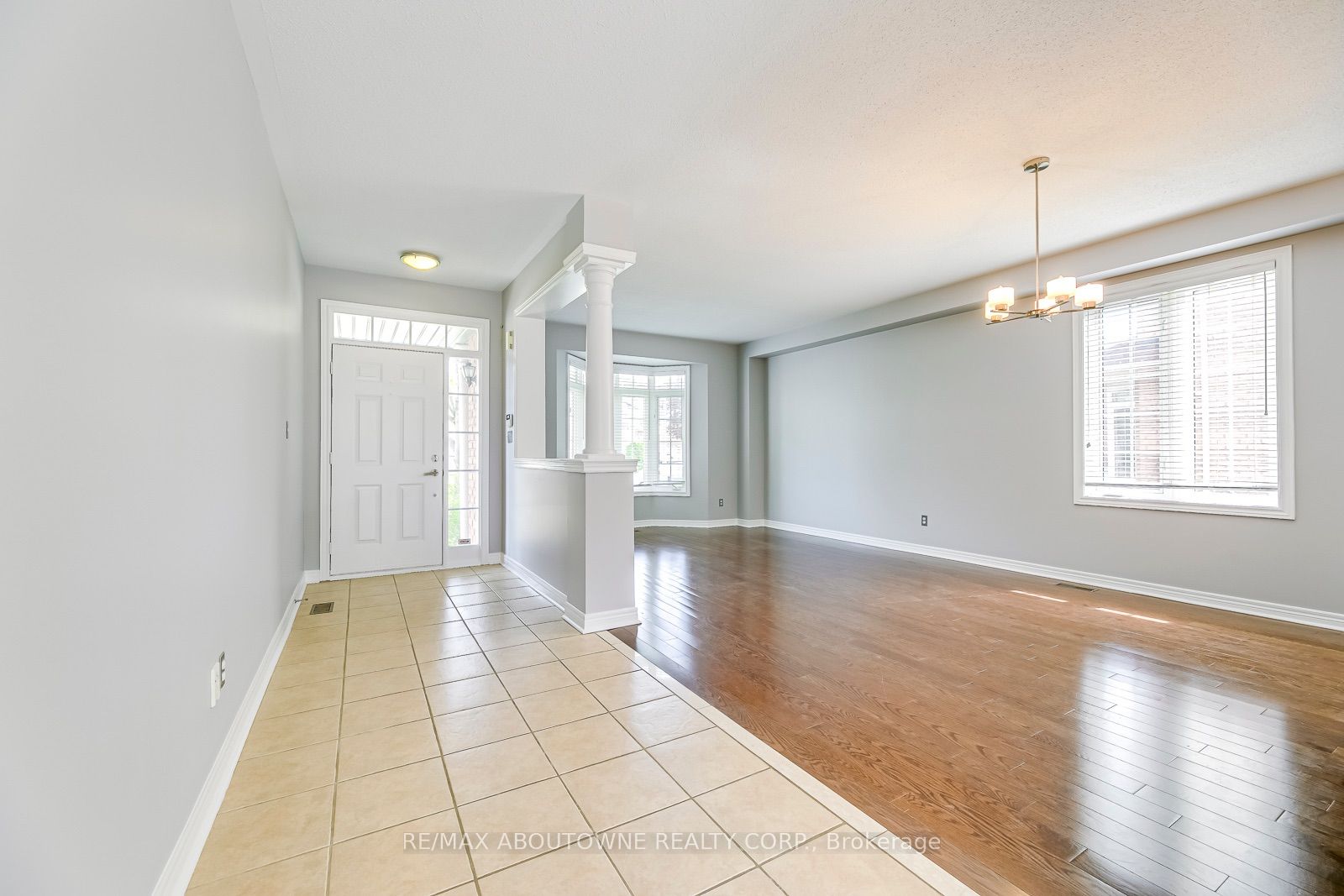 2290 Woodmont Crescent S, Oakville, ON L6M 5A1 photo 5