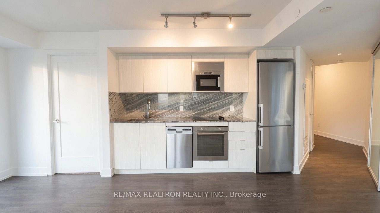 5 Mabelle Avenue 2533, Toronto, ON M9A 0C8 photo 3