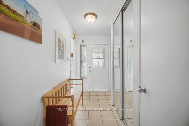 26 Fanshawe Drive, Brampton, ON L6Z 1A9 photo 3