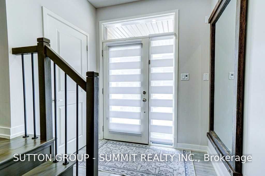 221 Wheat Boom Drive, Oakville, ON L6H 7C3 photo 2