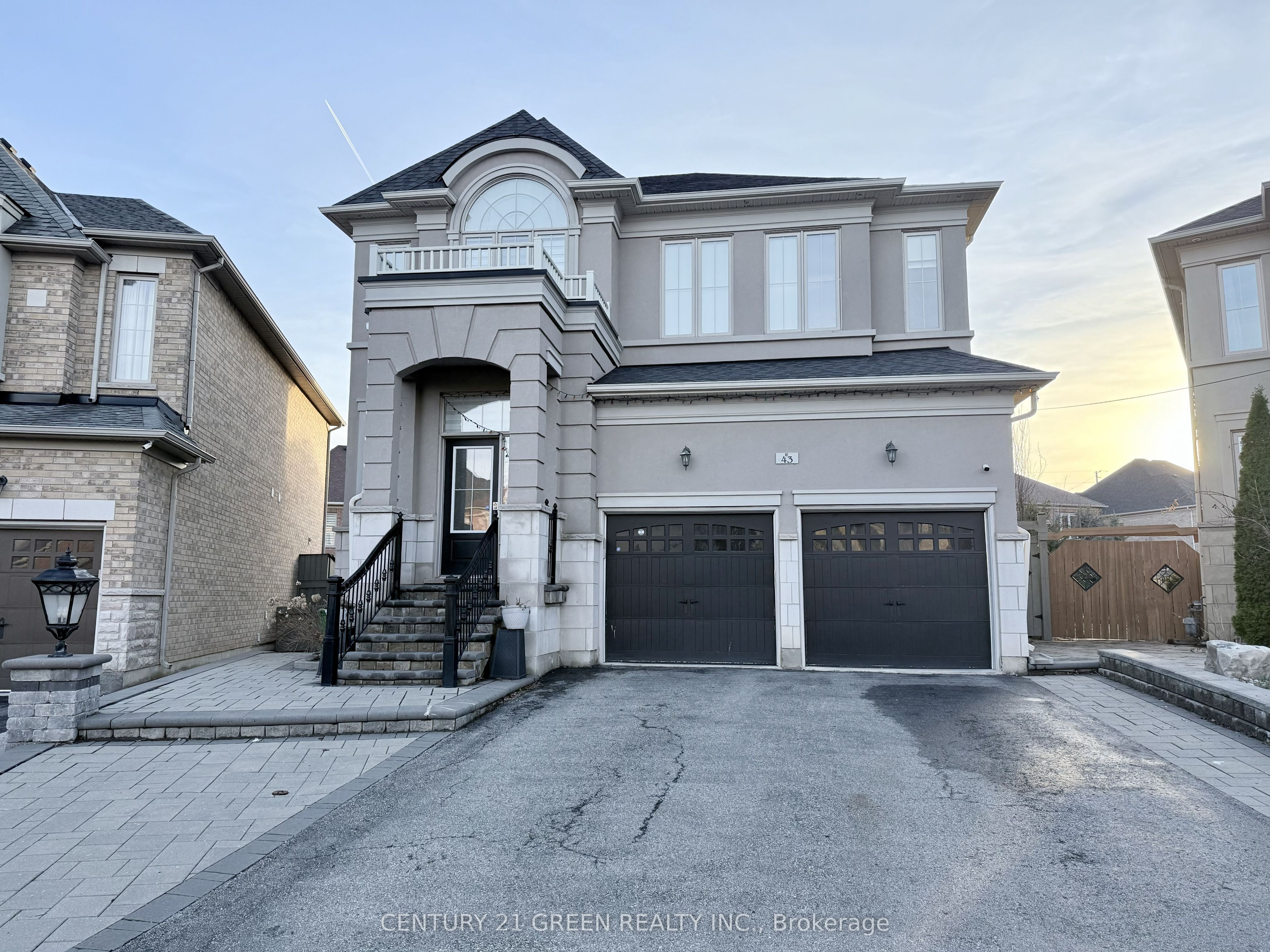 43 Black Diamond Crescent Upper, Brampton, ON L6X 1A2 photo 2